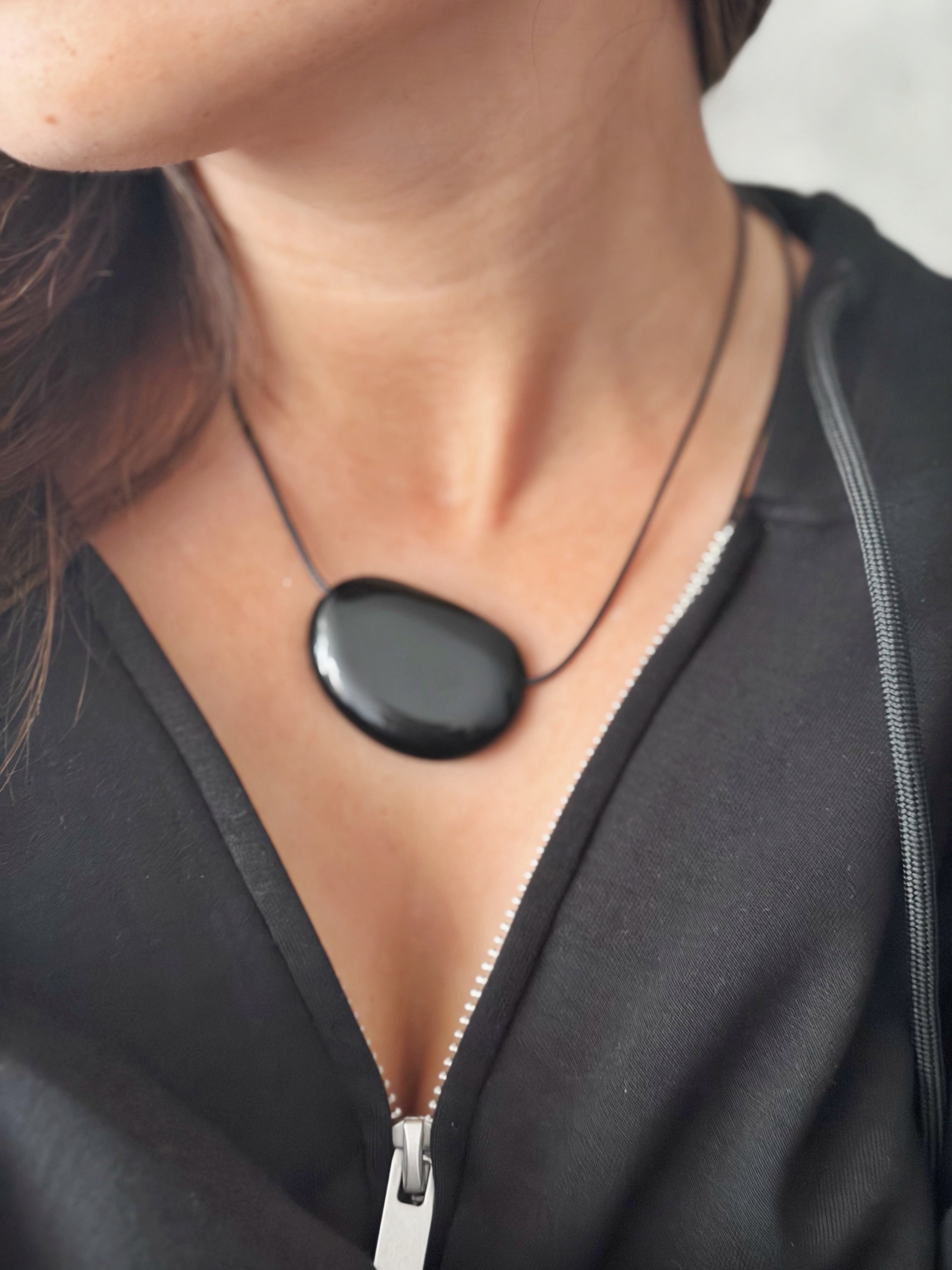 Collier Roxley black
