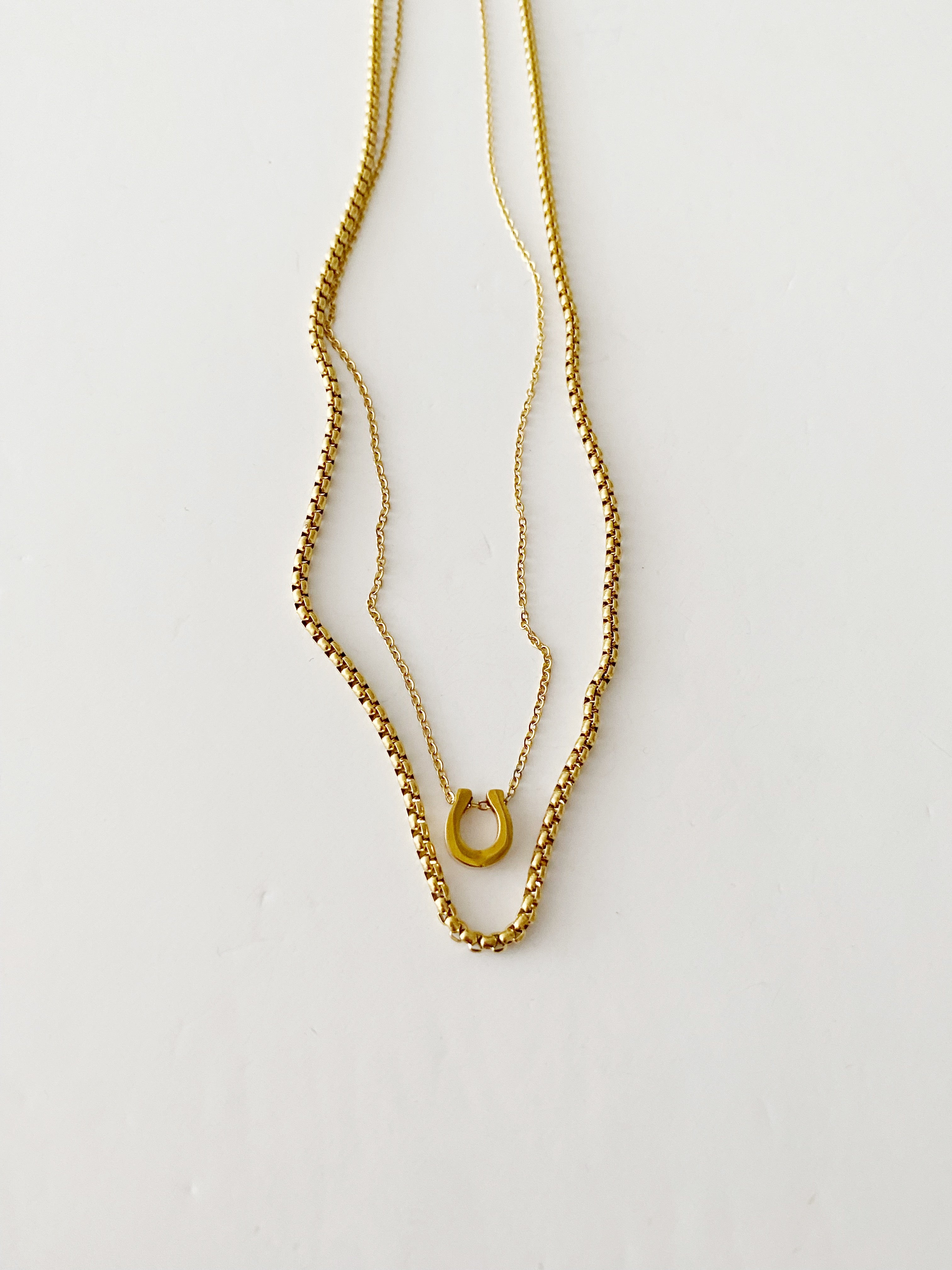 Ensemble deux colliers London lucky charm🍁