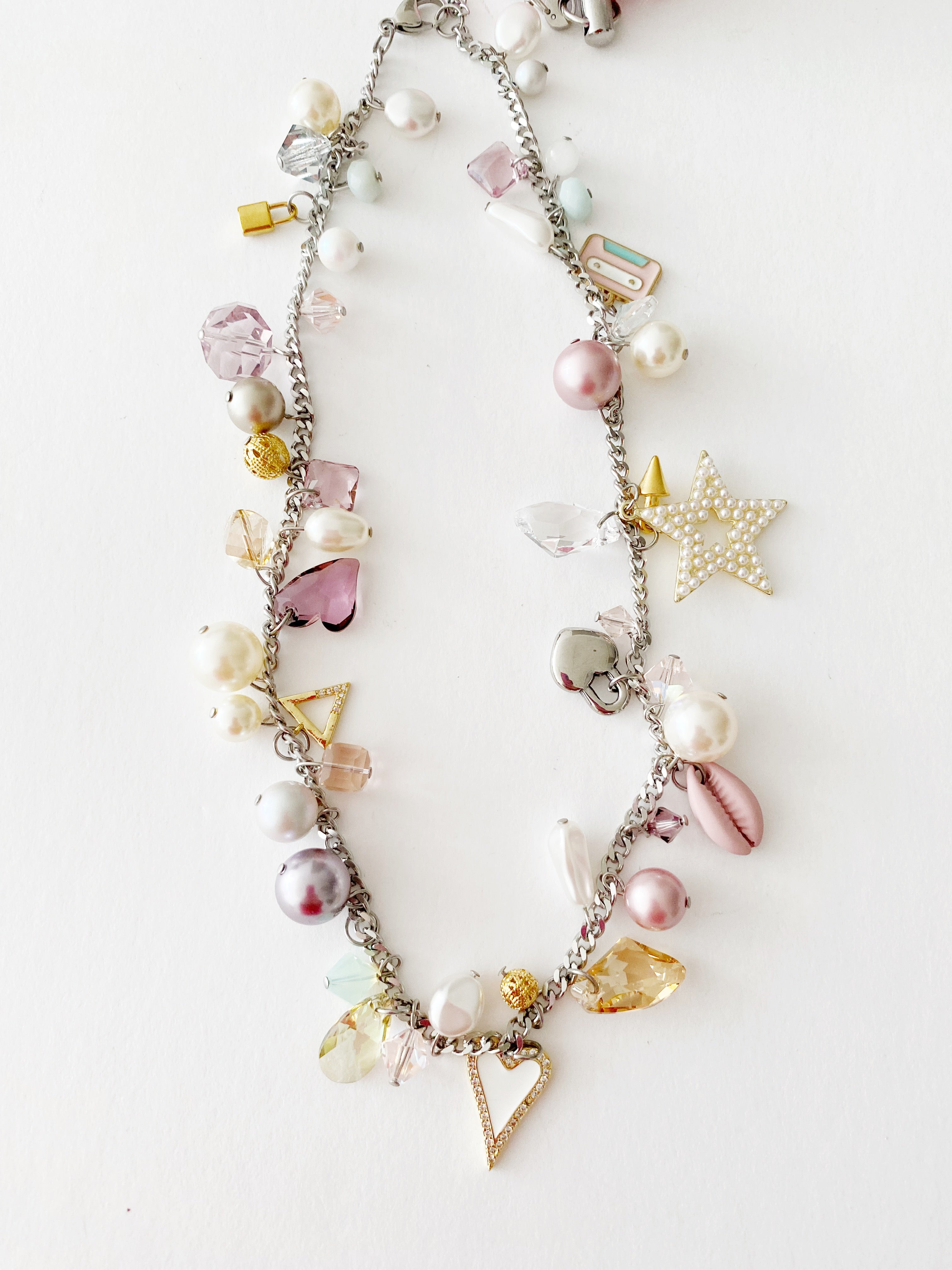 Collier Pink attraction