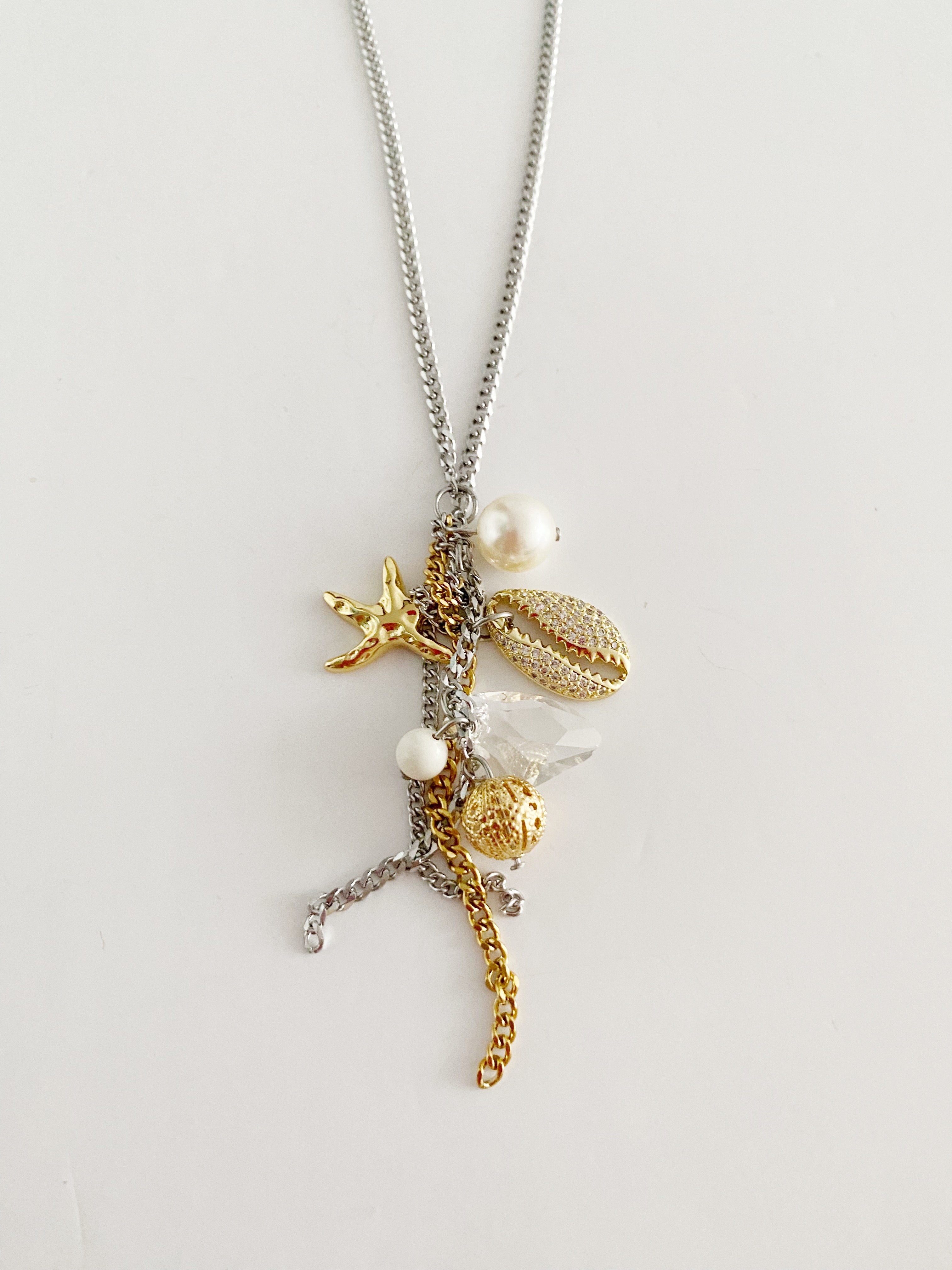 Long collier grappe Coquillages et perles