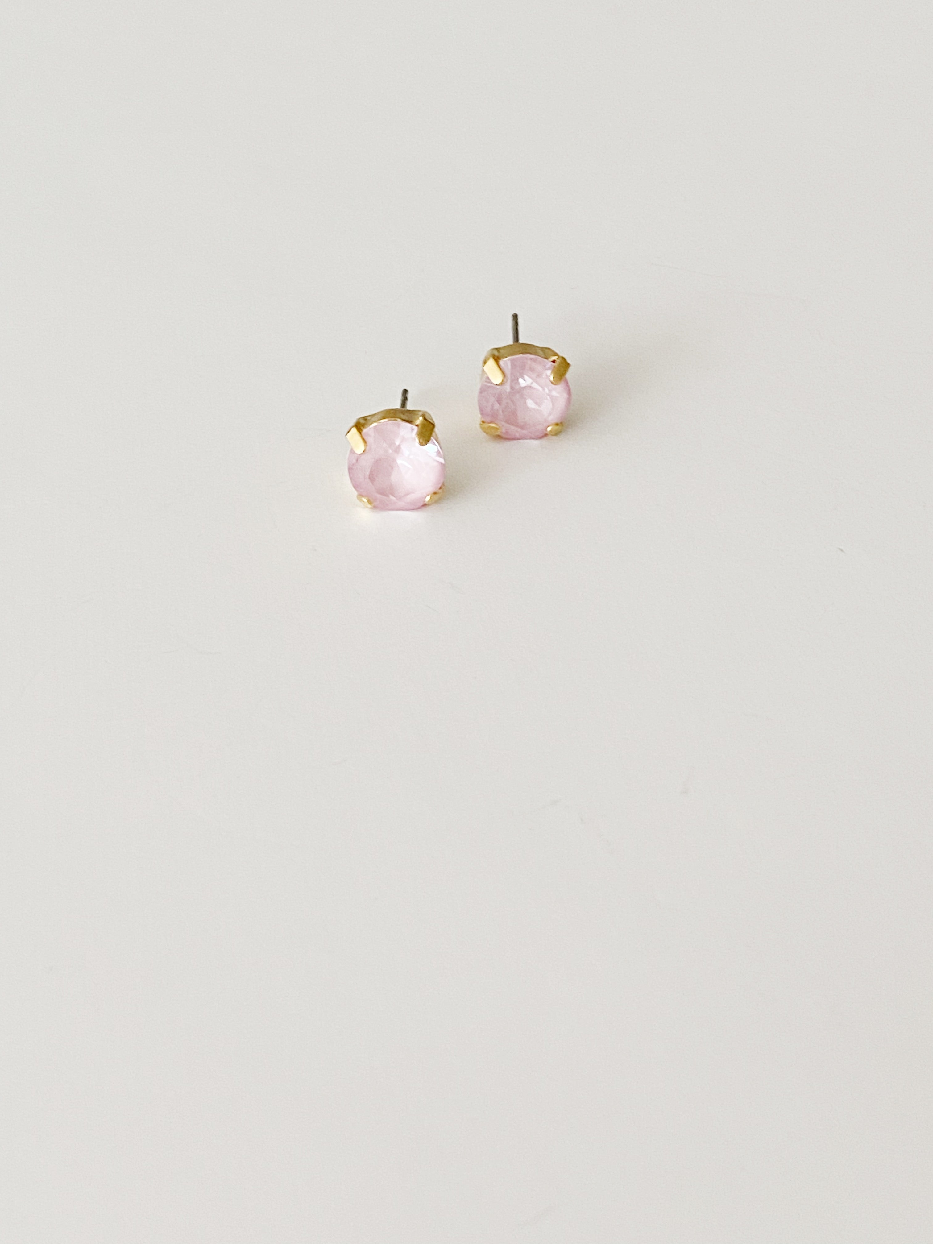 Boucles d'oreilles stud gold \ soft pink✨
