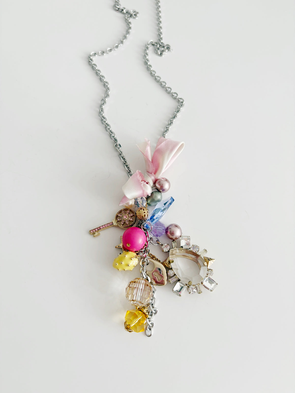 Collier Long breloques Bulles et macarons