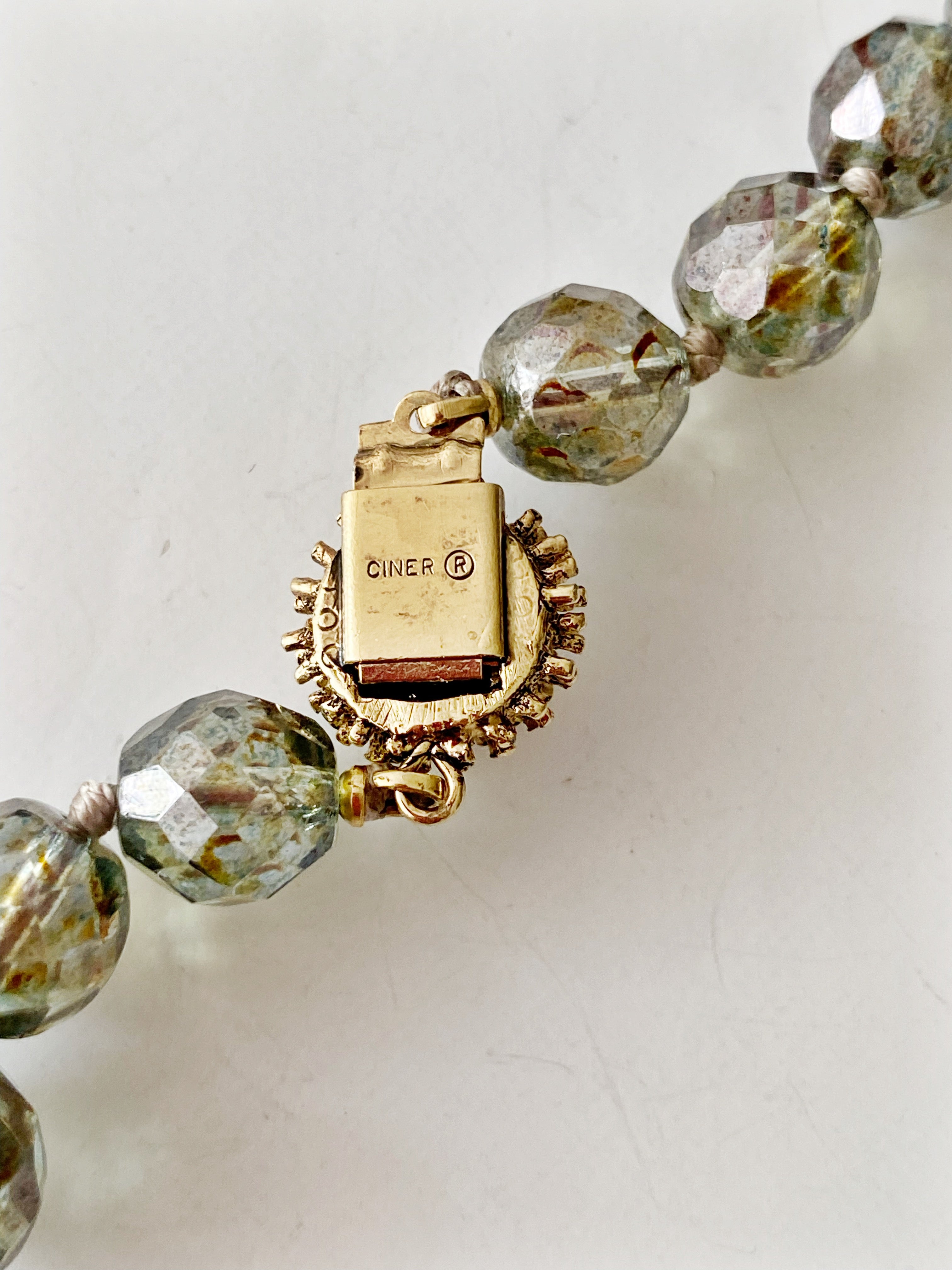 LONG Collier VINTAGE \ \CINER