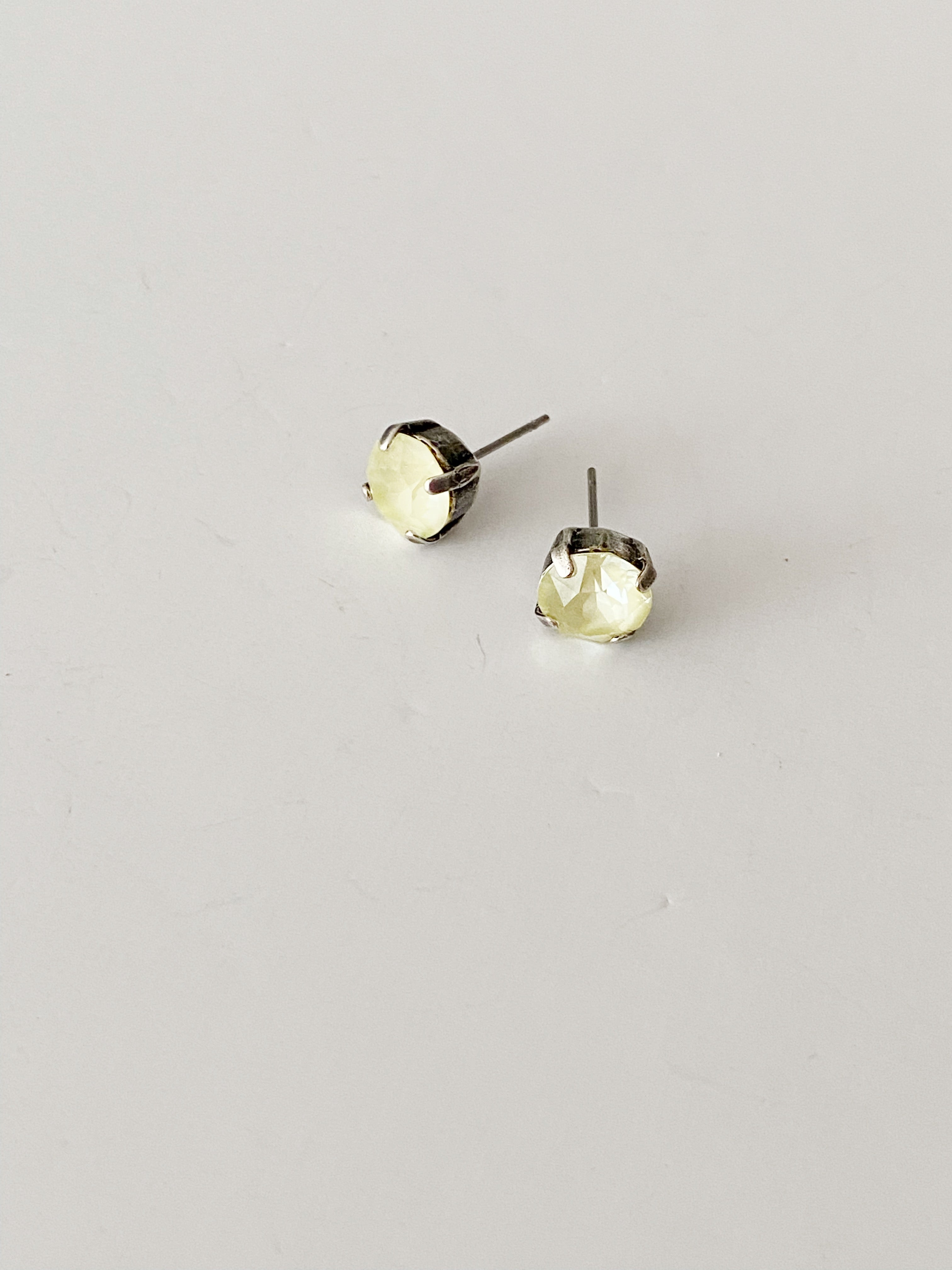 Boucles d'oreilles stud \ Mimosa