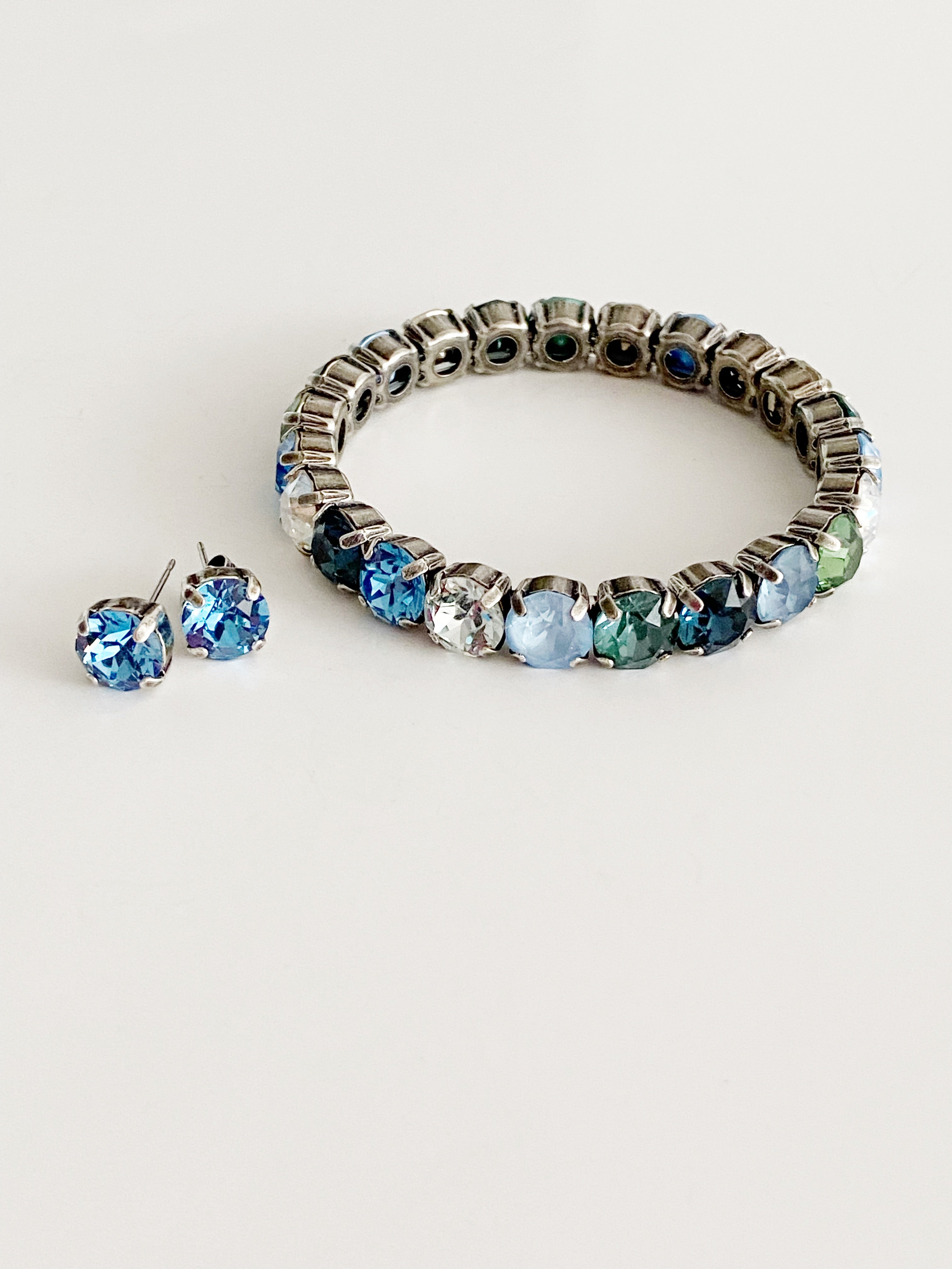 Bracelet Ă©lastique Livia blue + boucles d'oreilles assorties en đ!