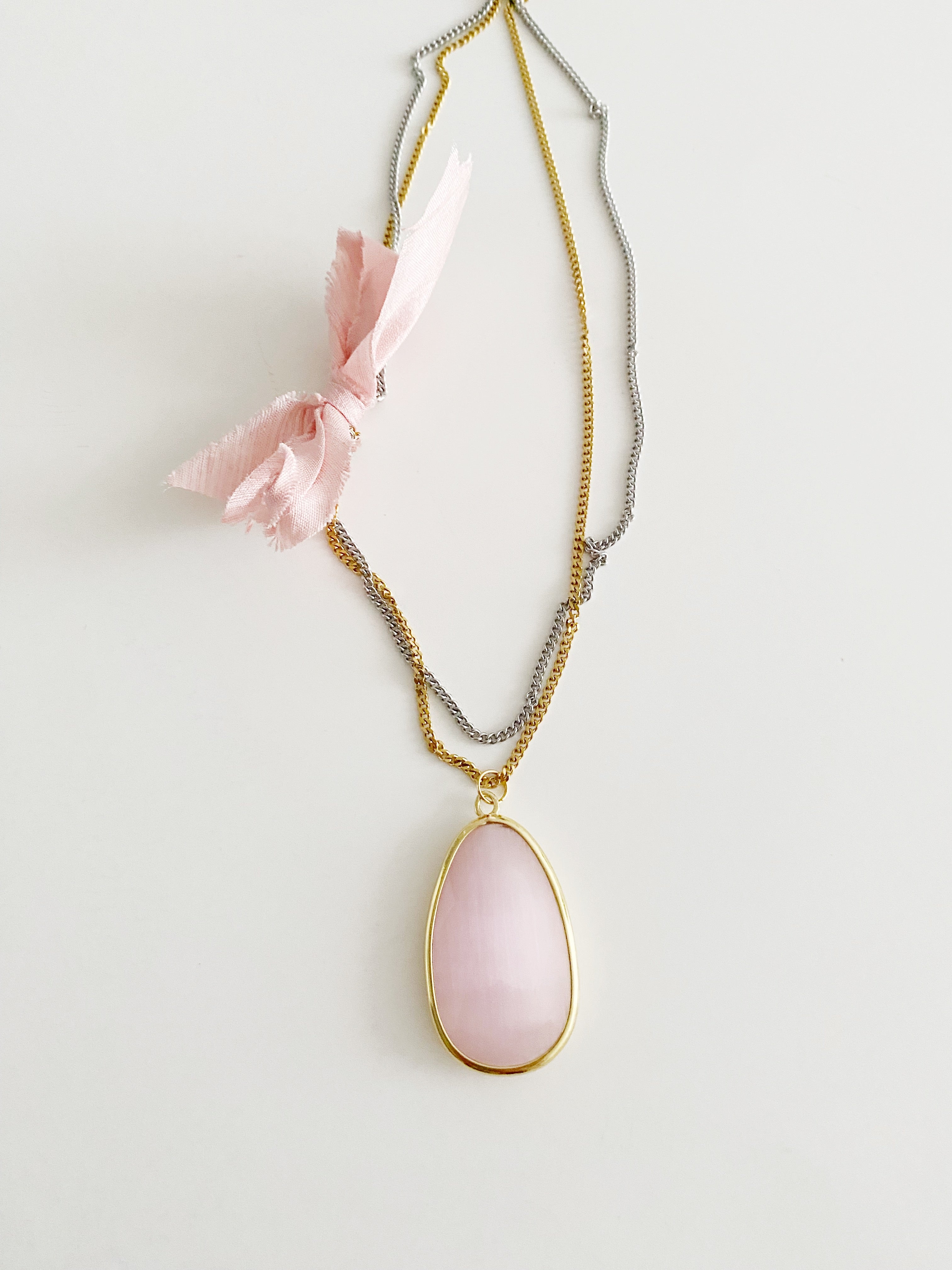 Collier pendentif Rose crème