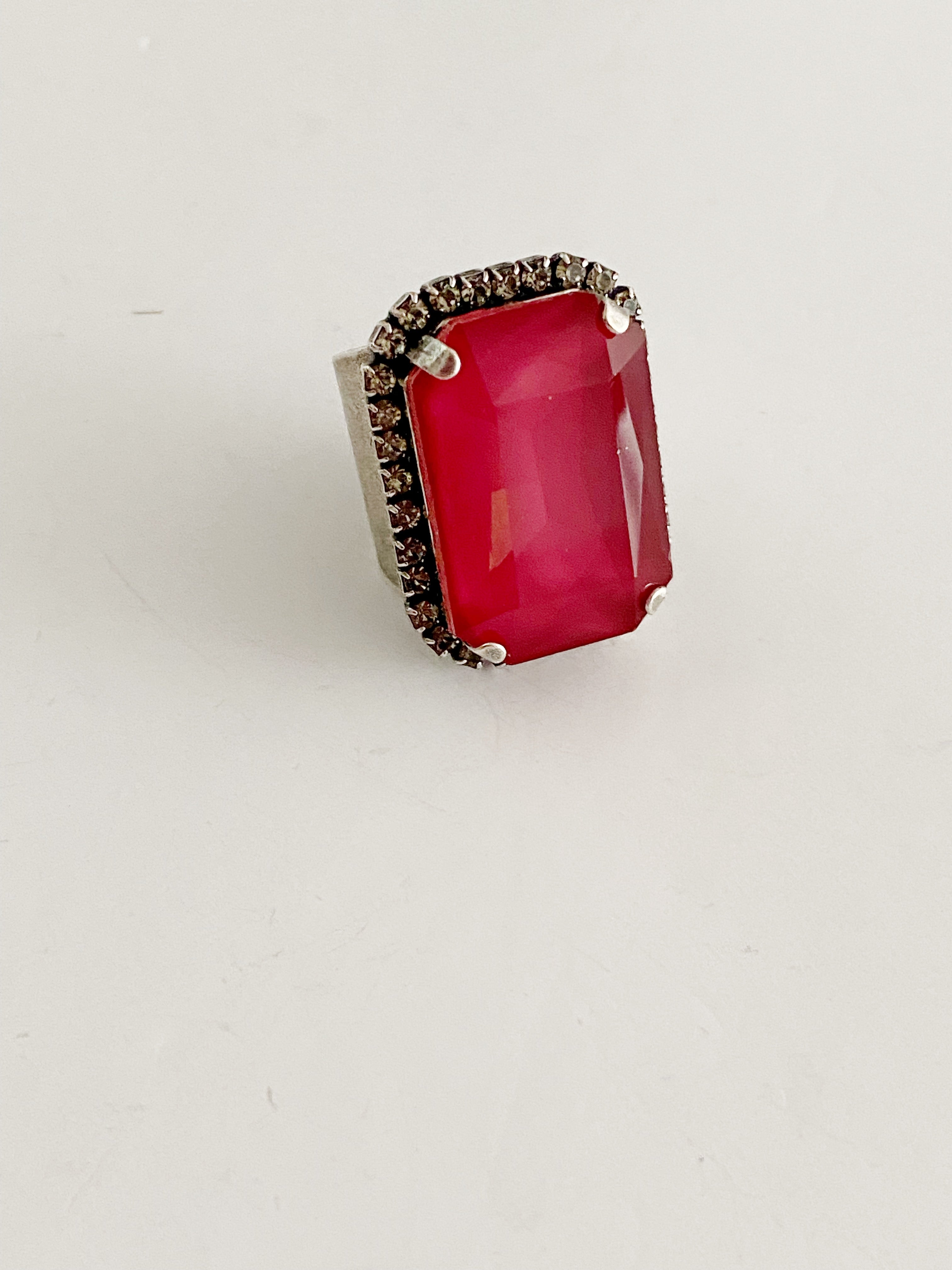 Bague cocktail Stella / rouge Blanche neige