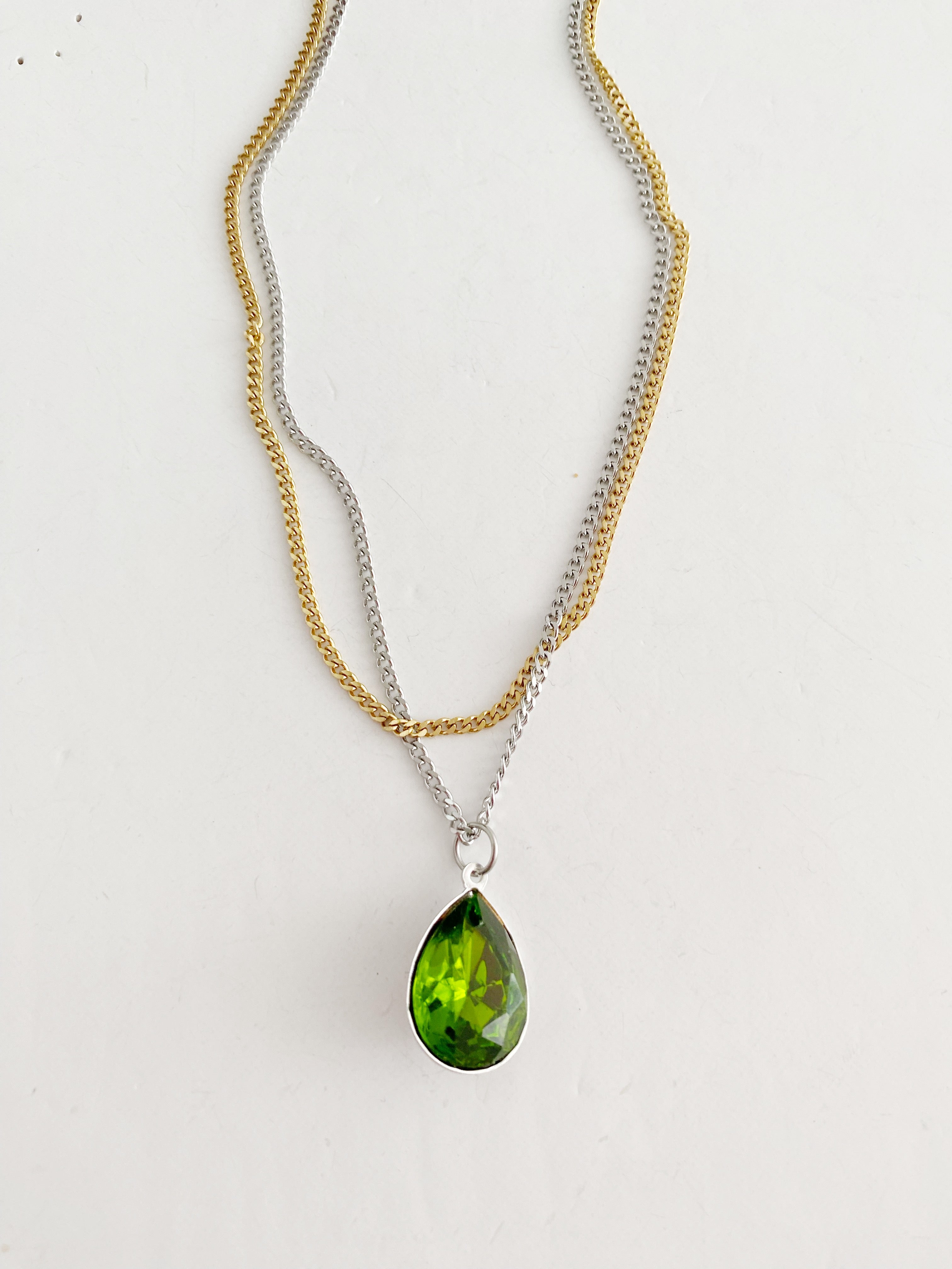 Collier pendentif Tiana \ prix spécial ✨