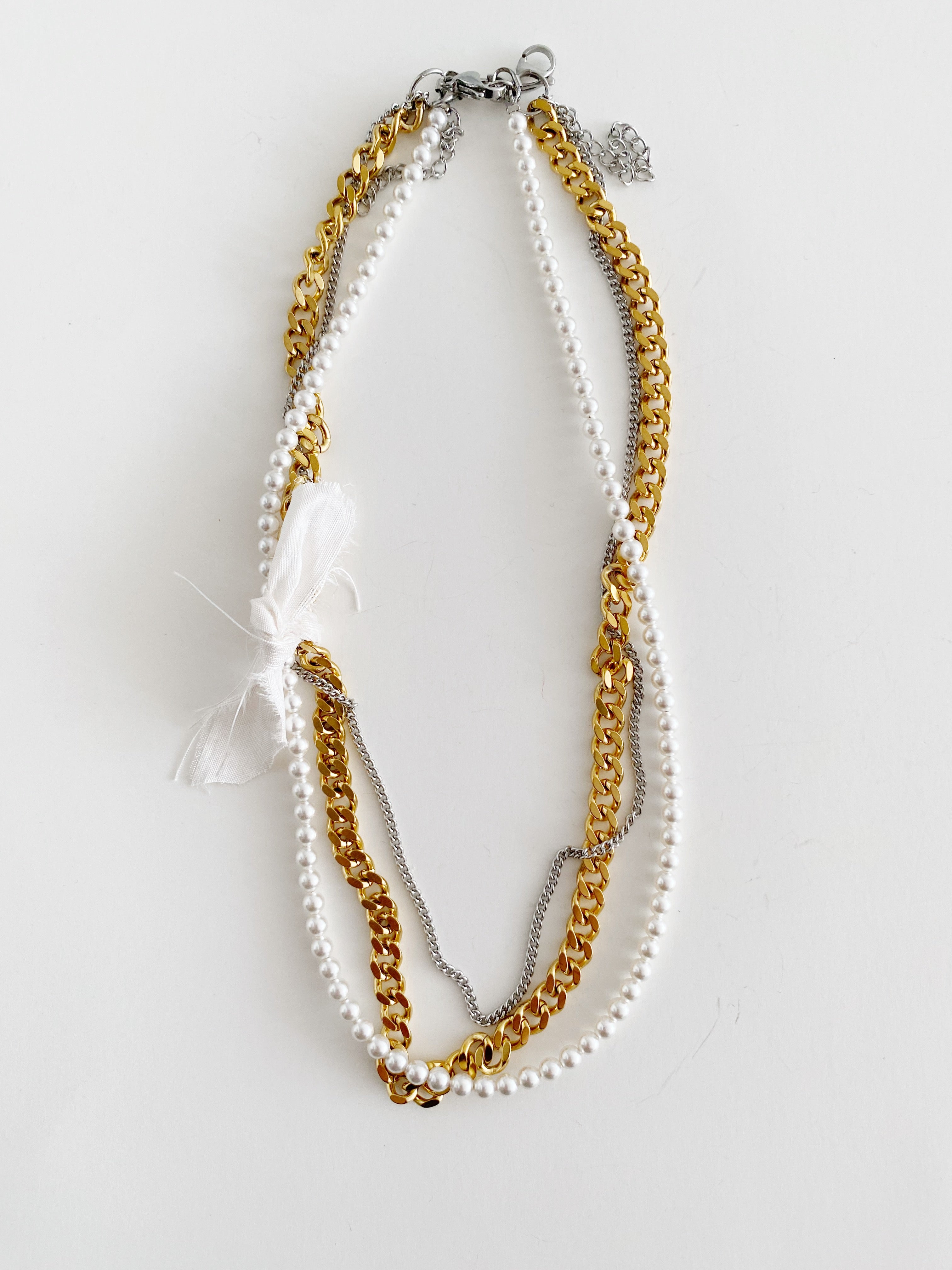 Collier Soraya blanc đ€\ prix spĂ©cial