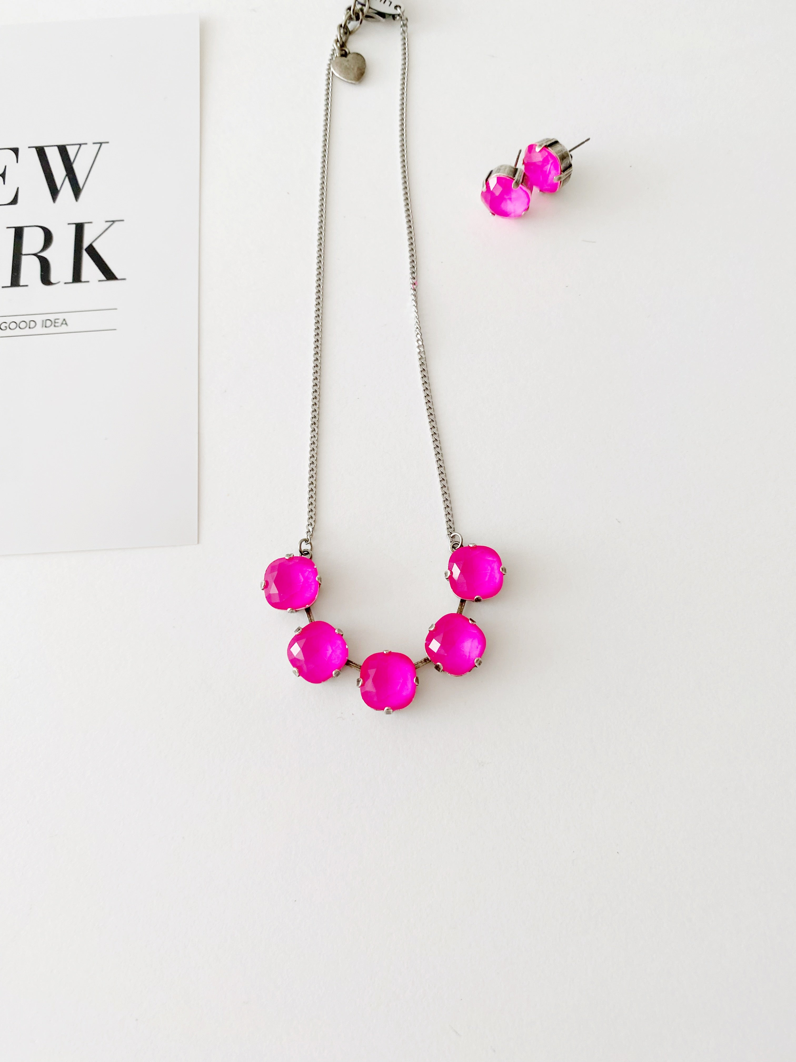Ensemble Collier Winona neon pink + boucles d'oreilles assortiesđ