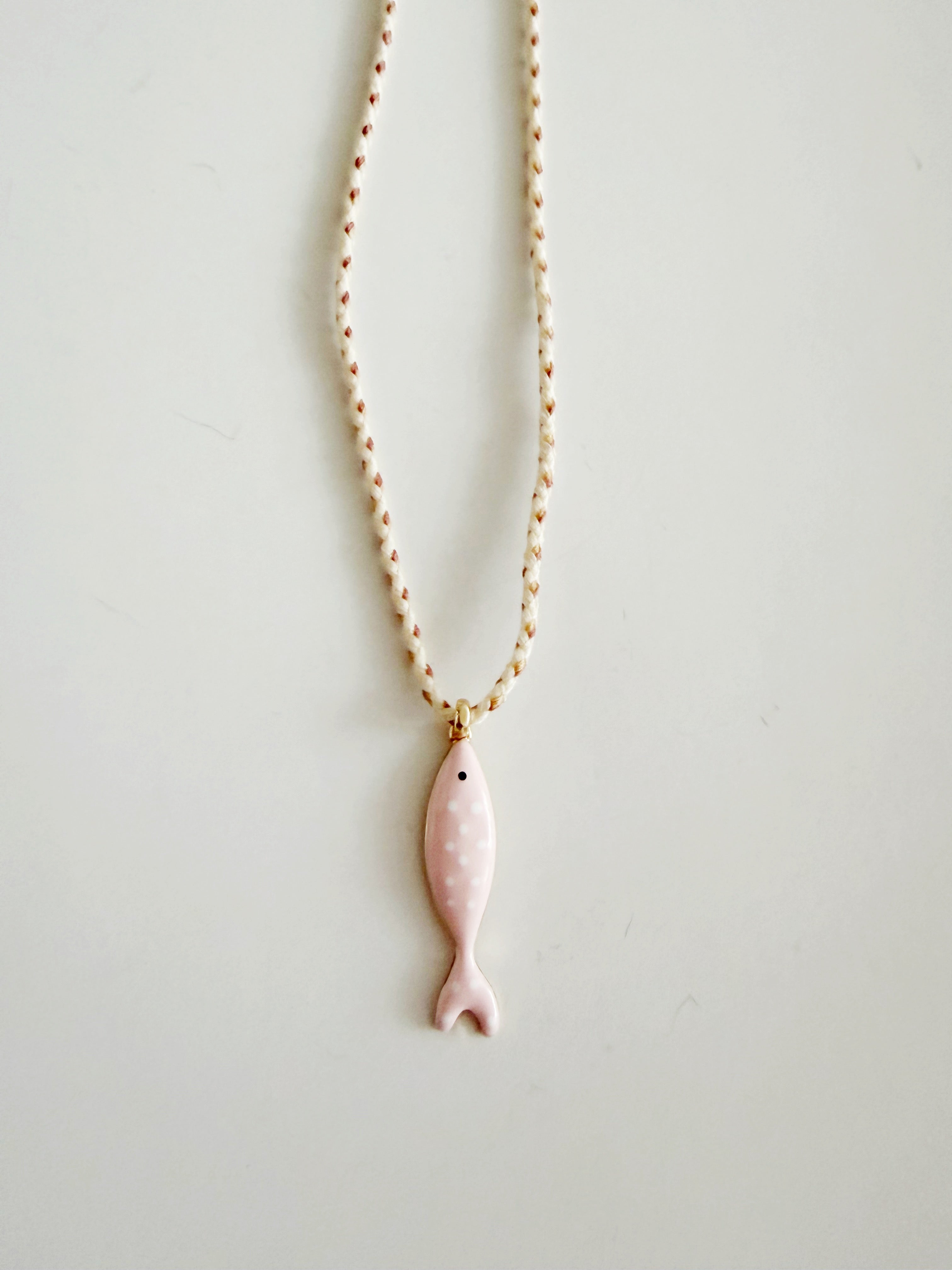 Collier Pink poisson