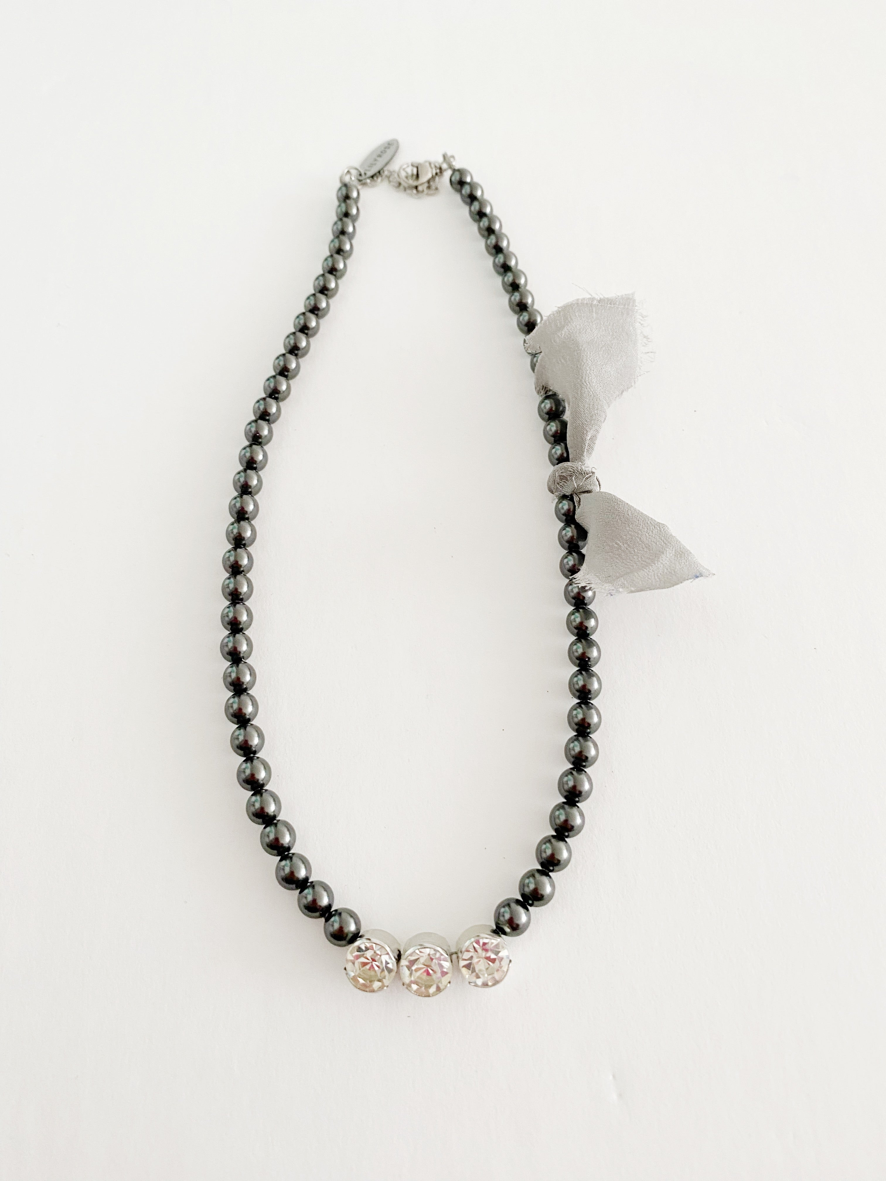 Collier de perles Kate \dark grey / PRIX SPĂCIAL đ