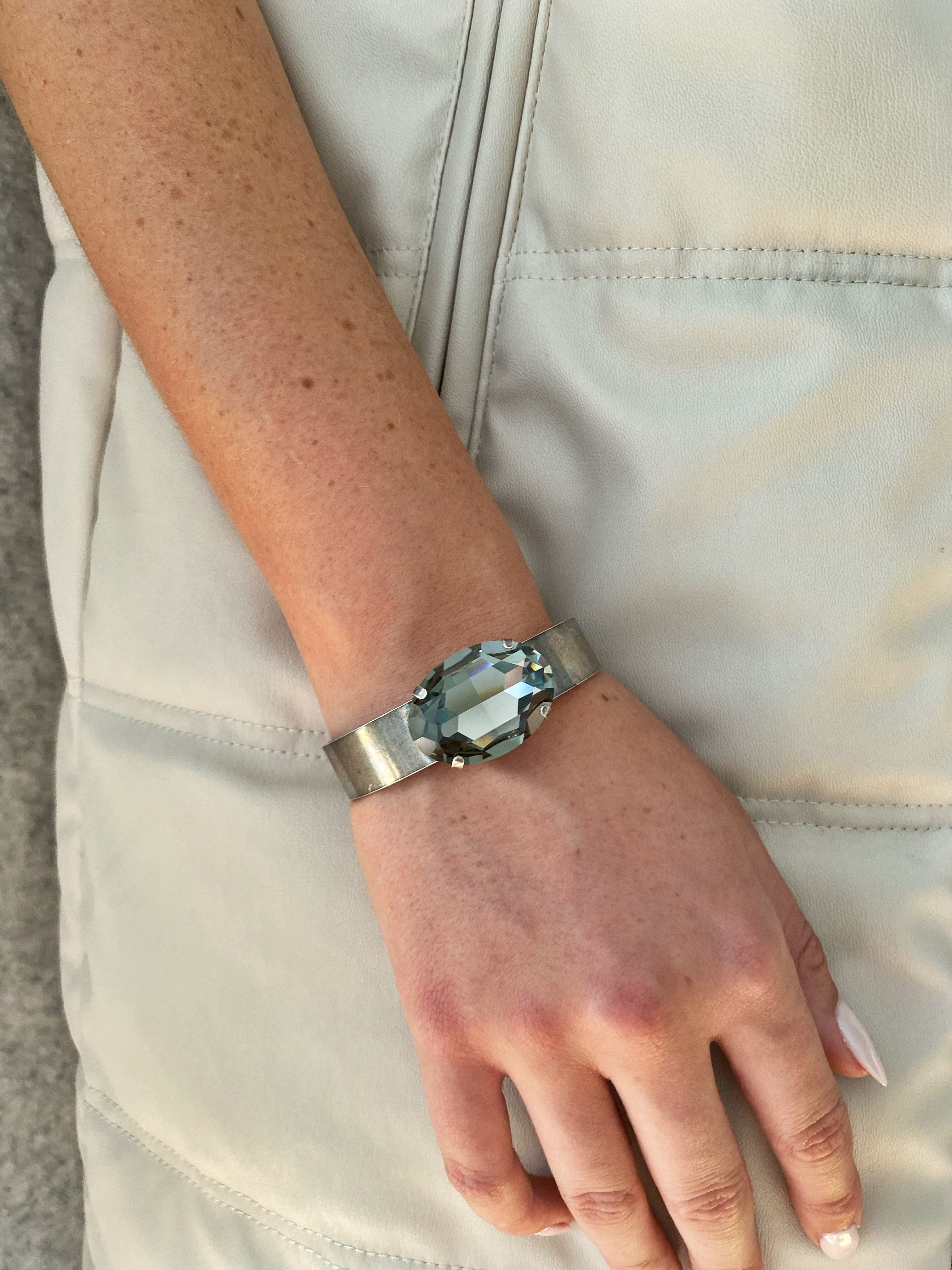Bracelet style cuff \ black diamondđŠ