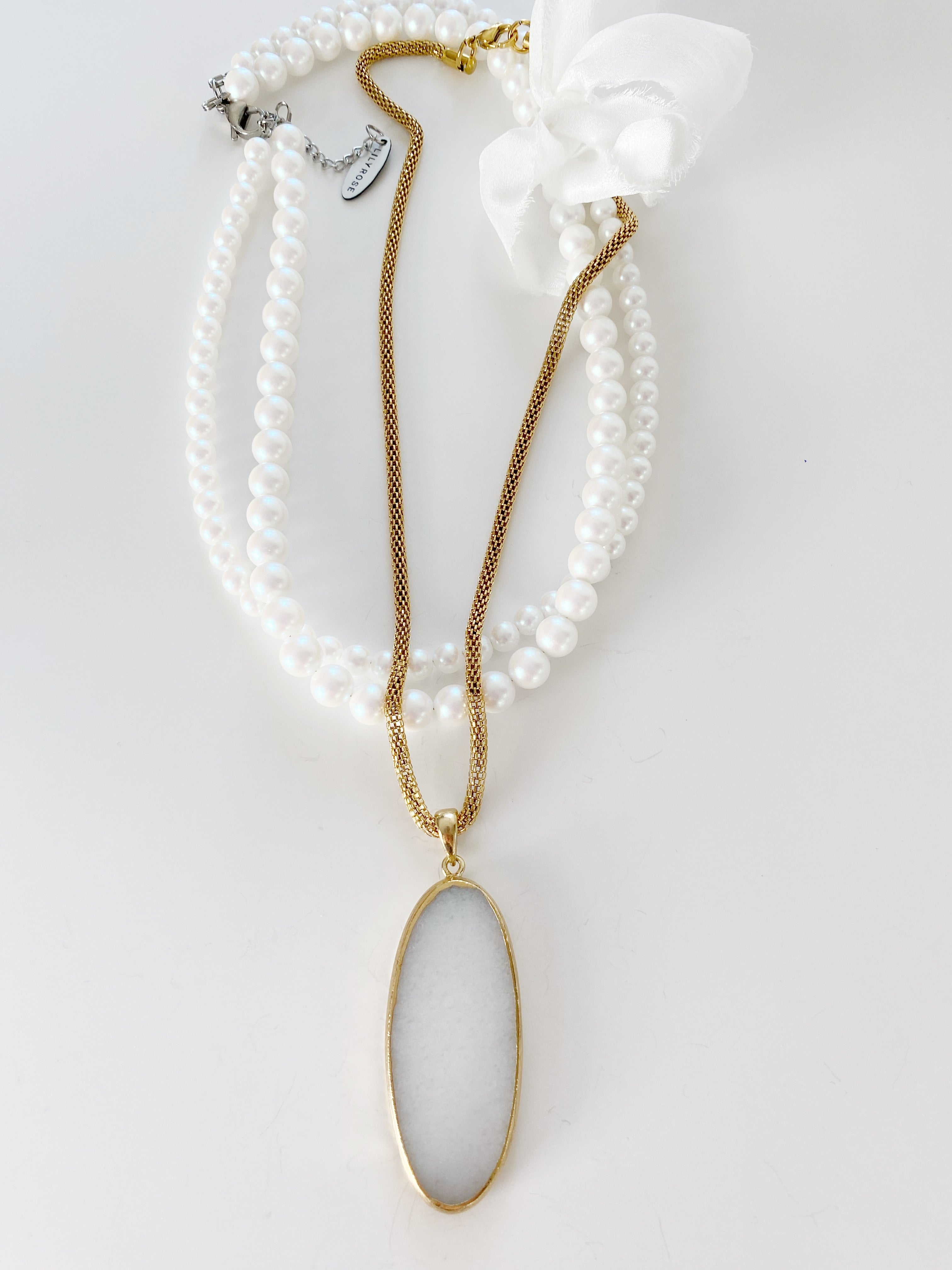 Collier White Bloom