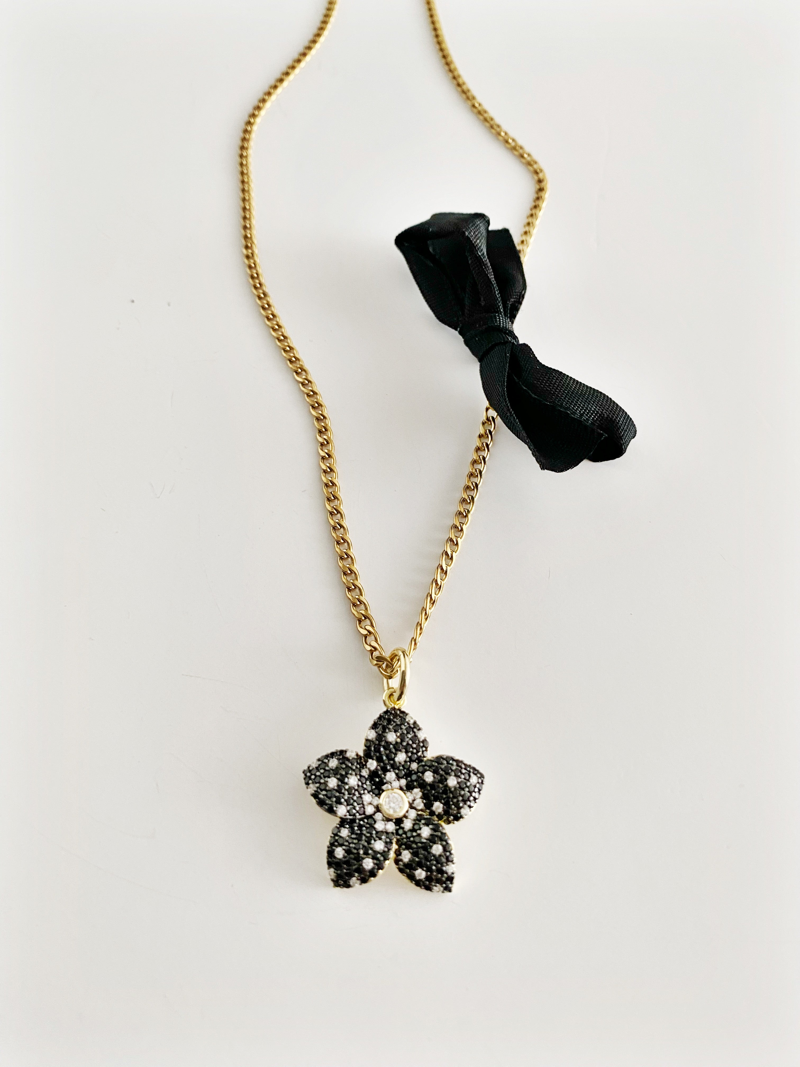 Collier Dahlia Noir