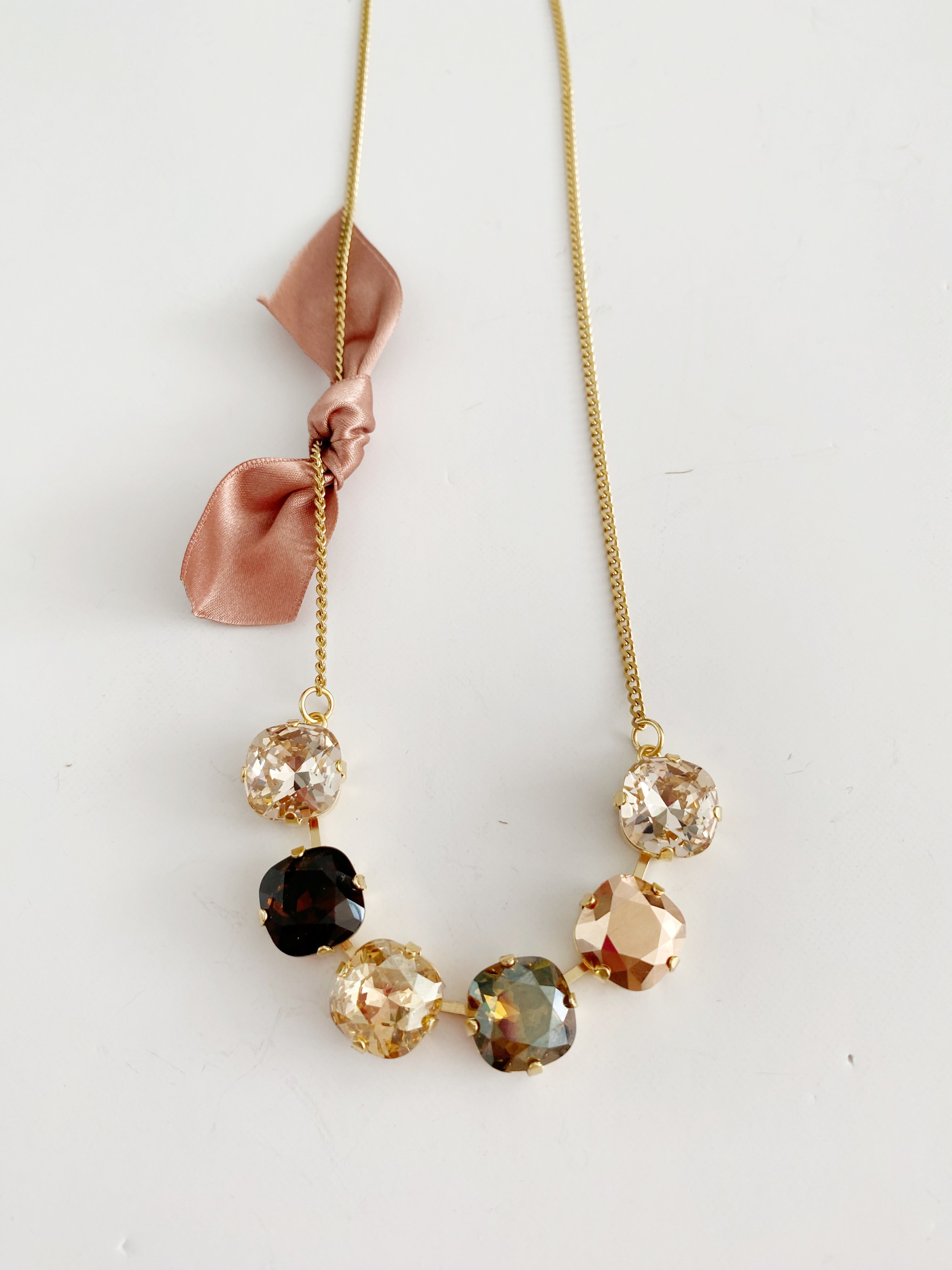 Collier Daisy /Mocha