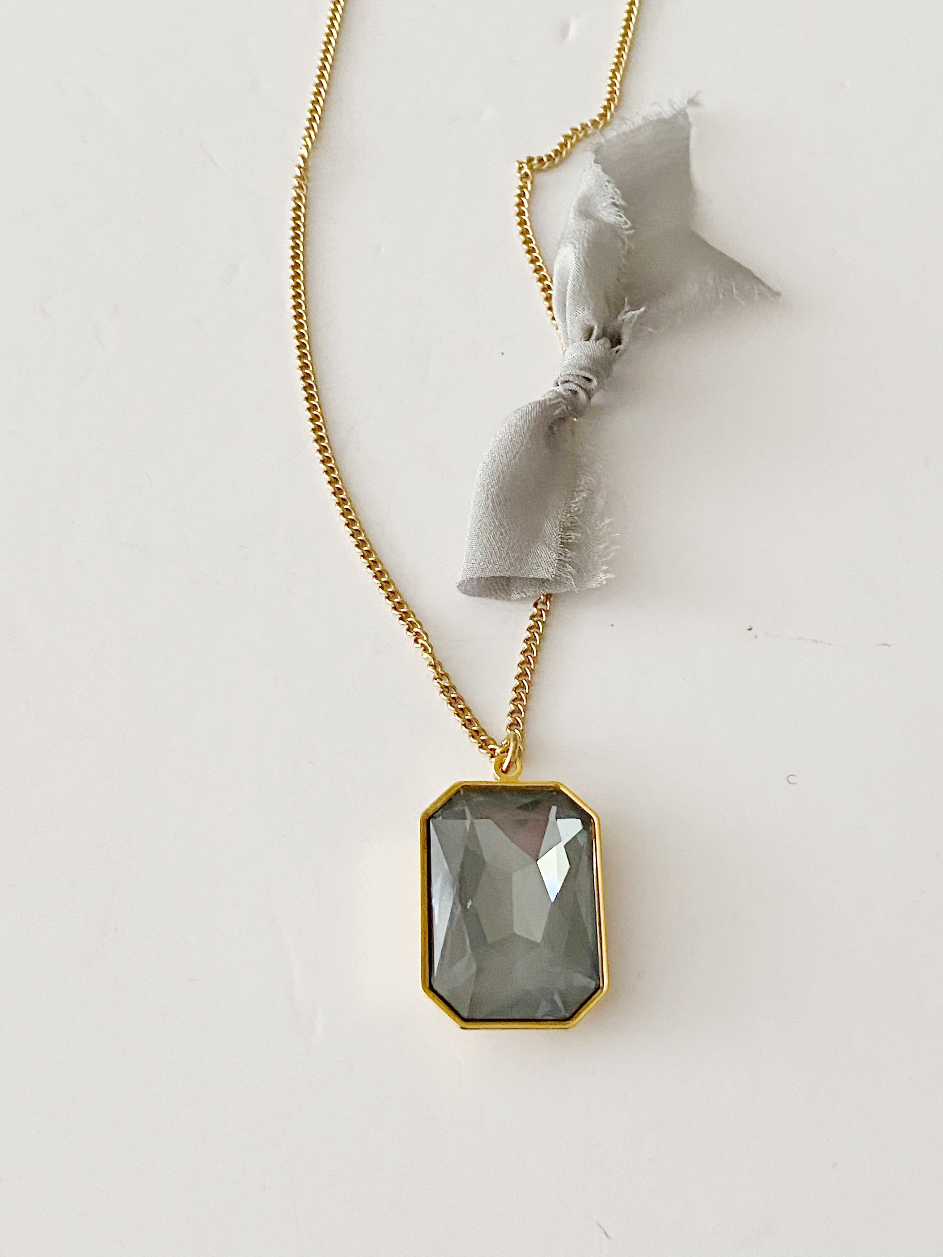 Collier Fay \ grey
