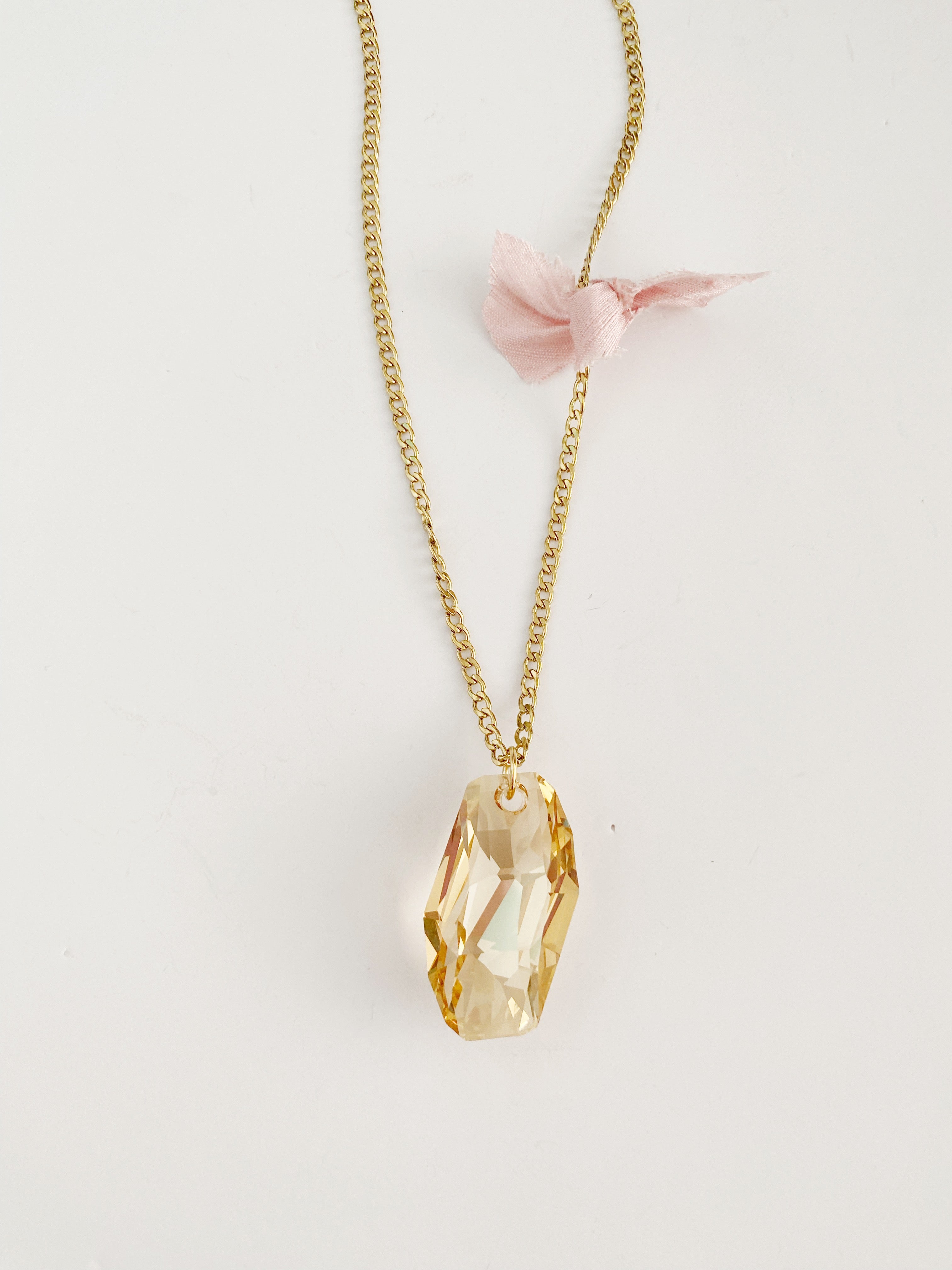 Collier pendentif gold love