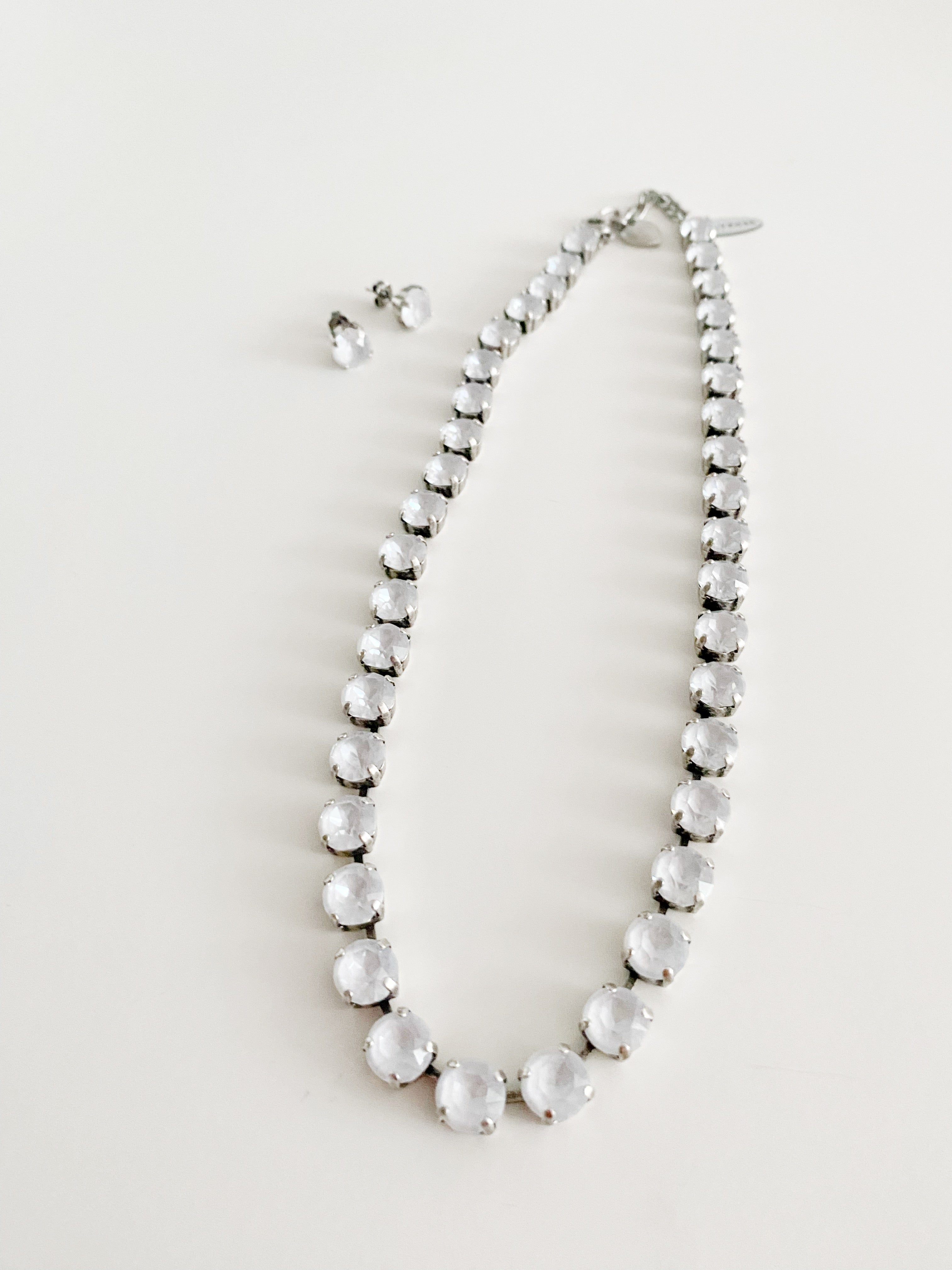 Collier Safira \Electric white+ boucles d'oreilles en 🎁