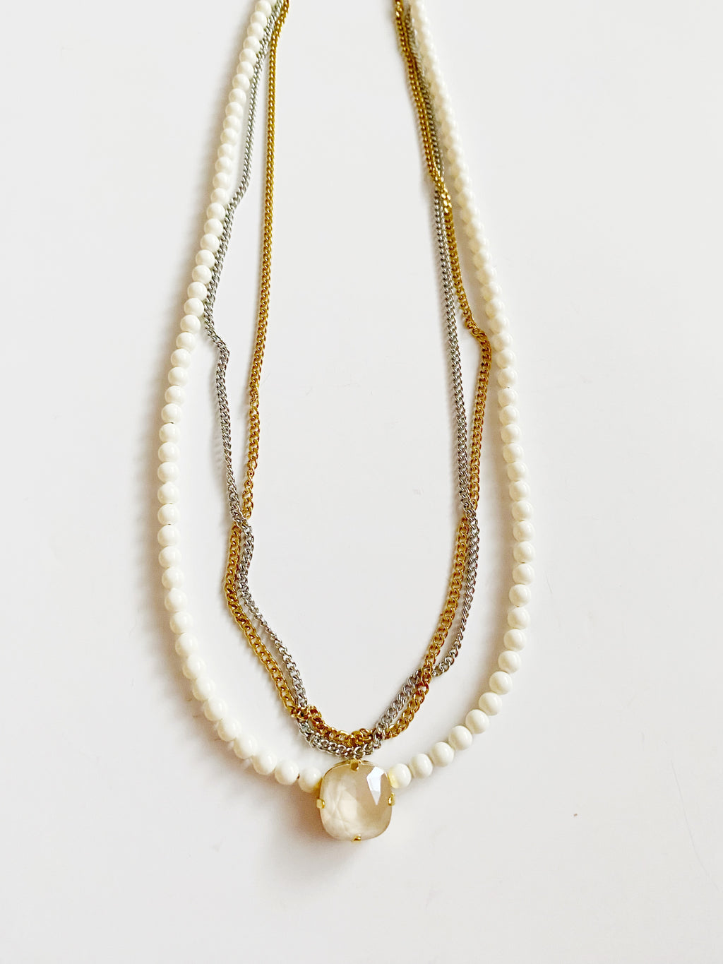 Collier India blanc sable