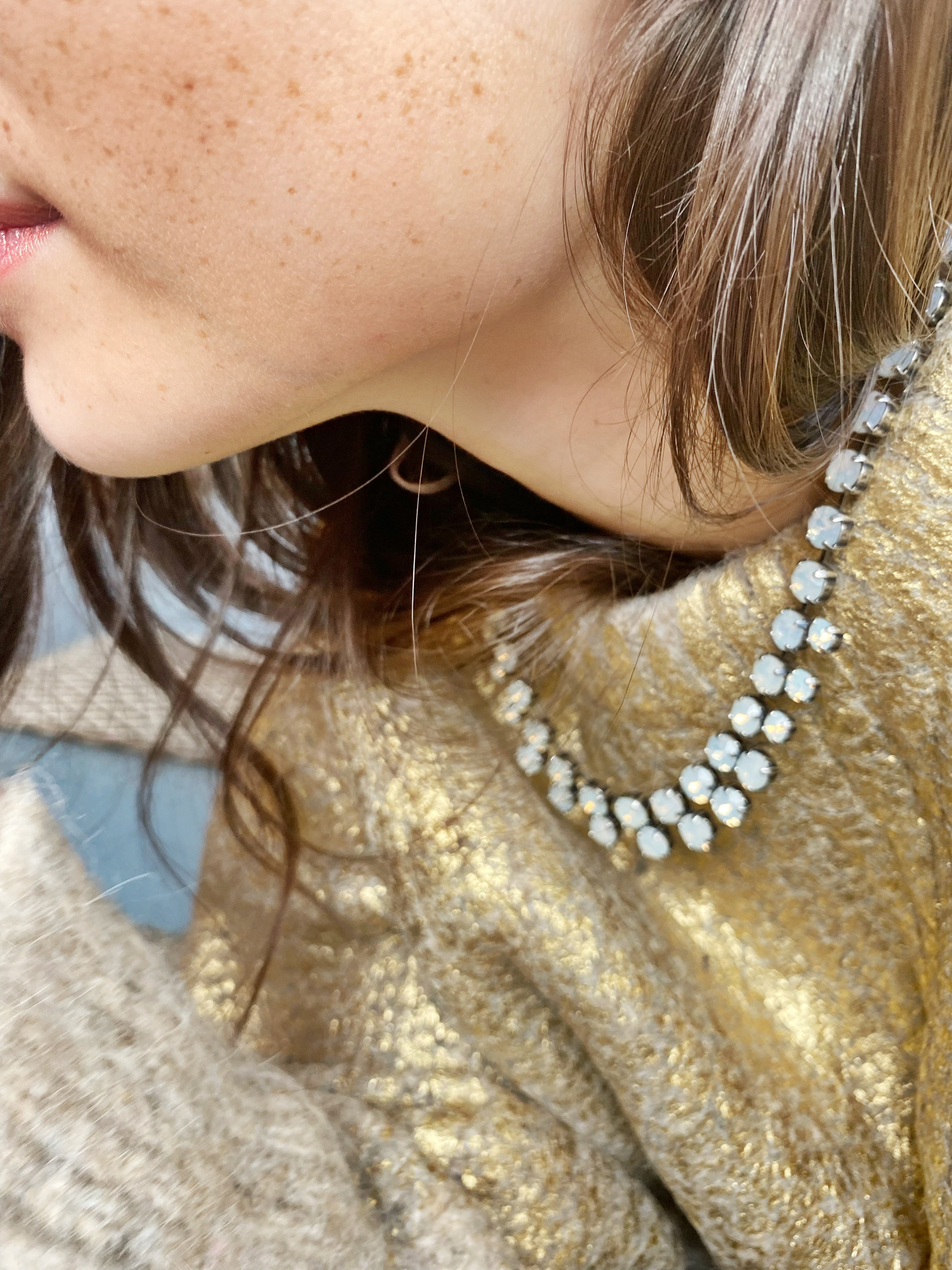 Collier Bal en opal blanc