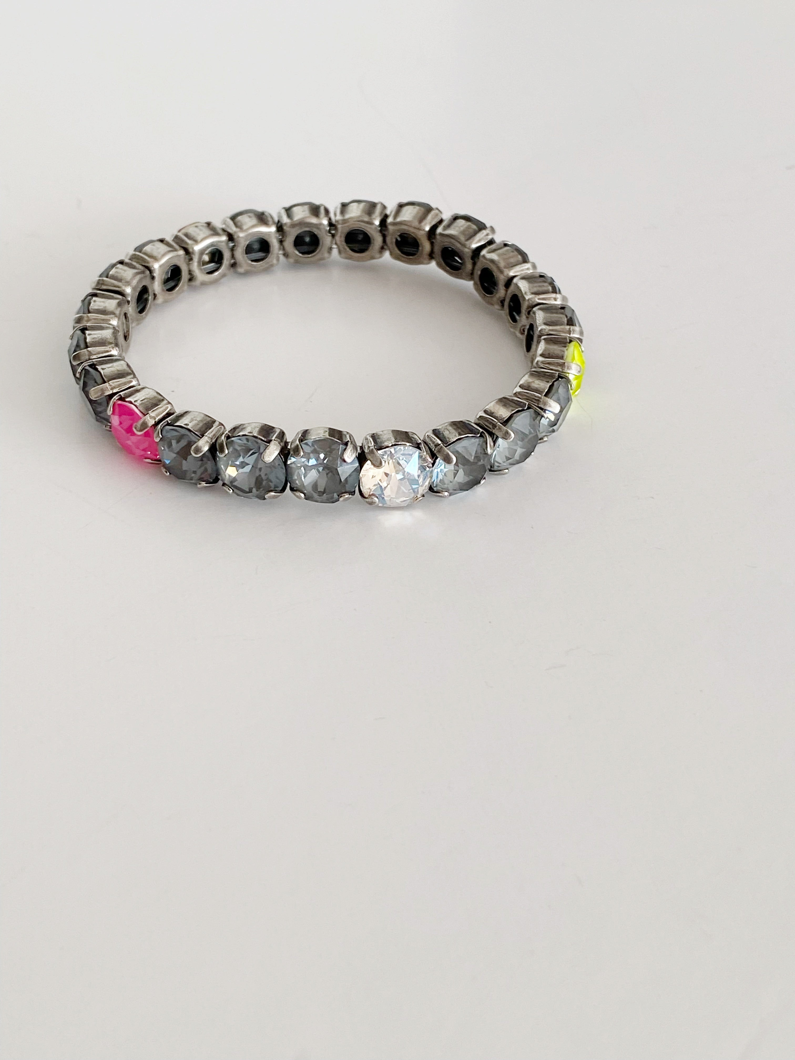 Bracelet élastique touche de néon