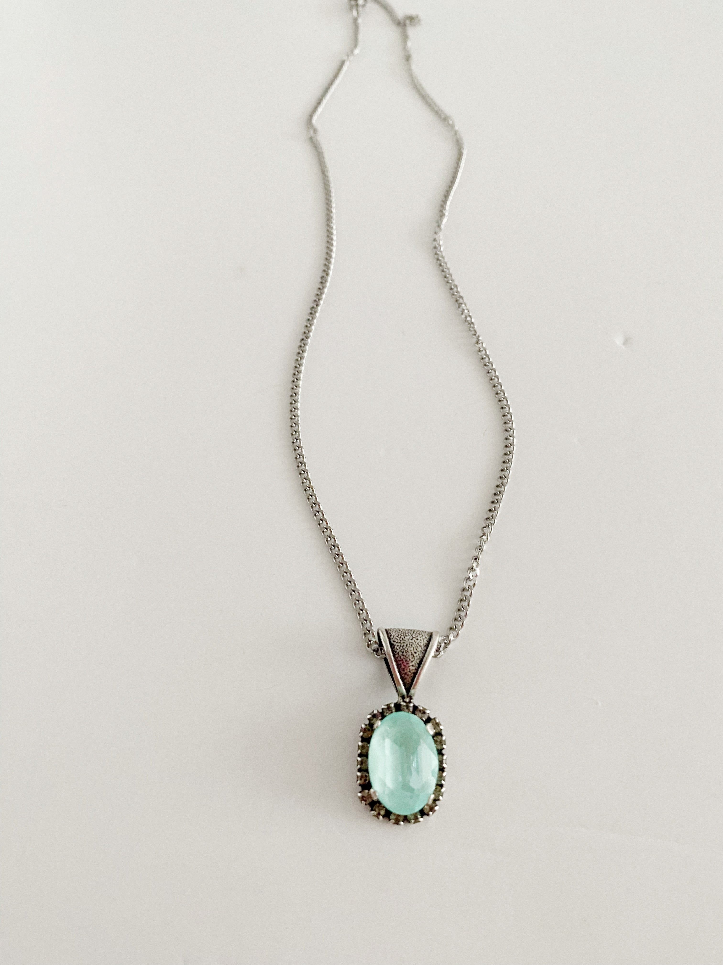 Collier Raina