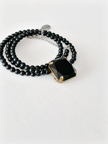 Collier Black storm