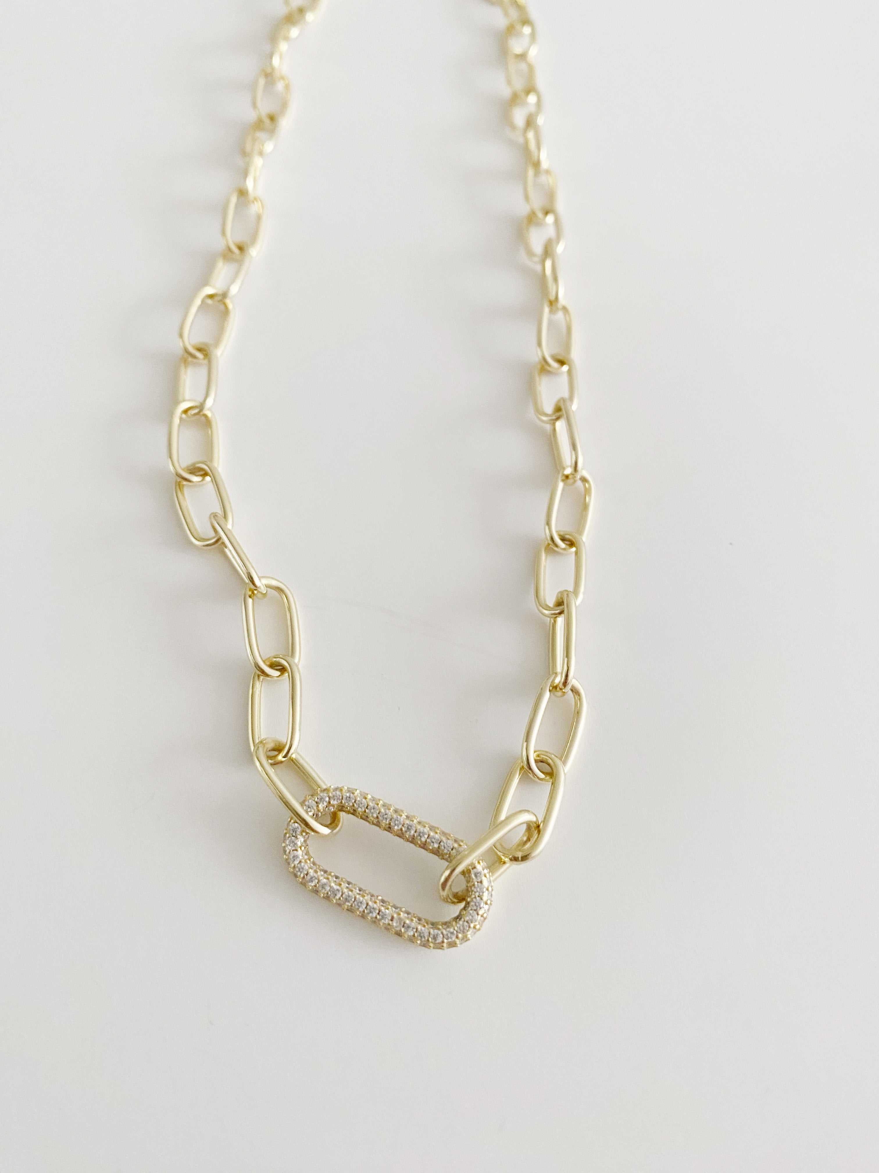 Collier Carrie
