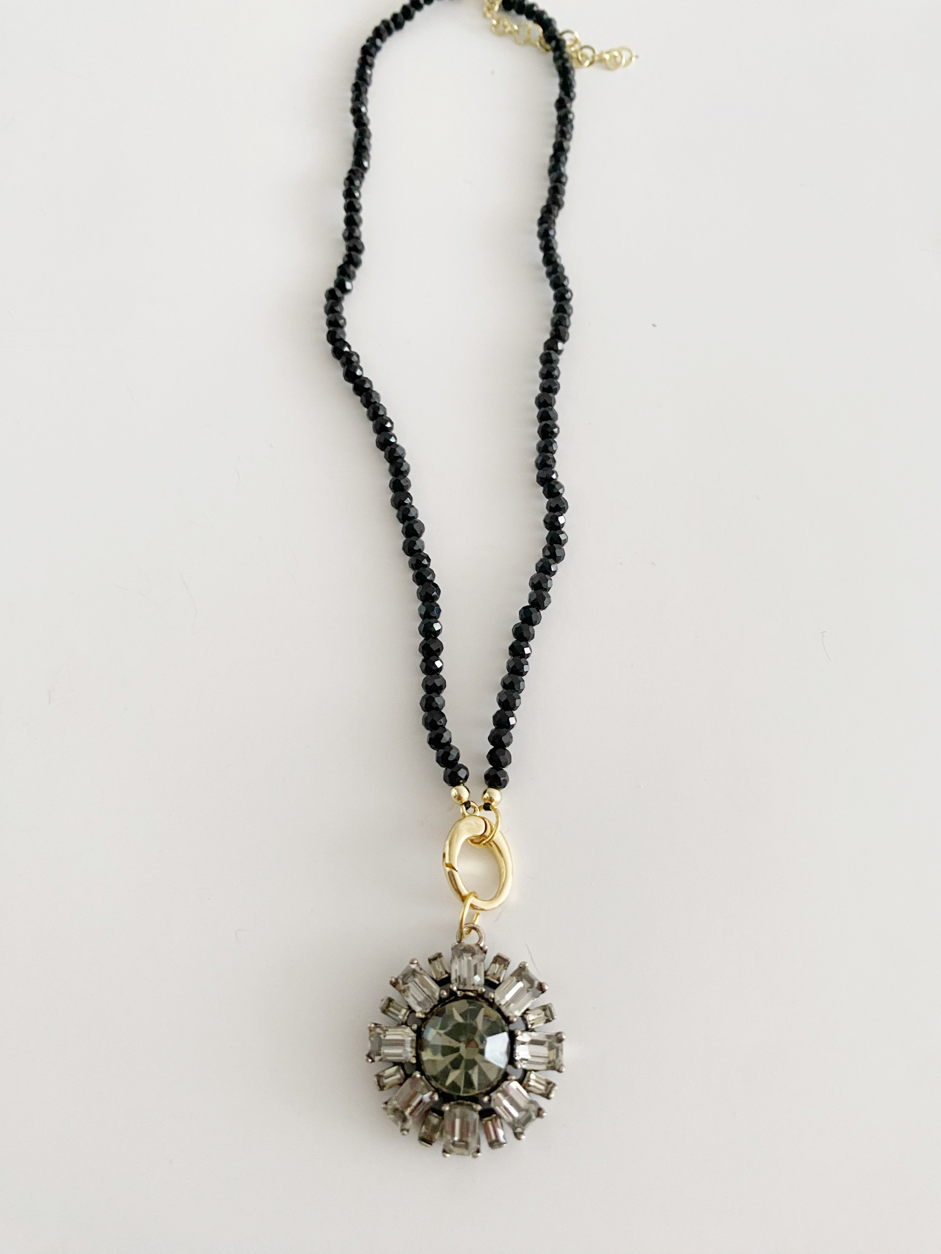 Collier Midnignt Vogue