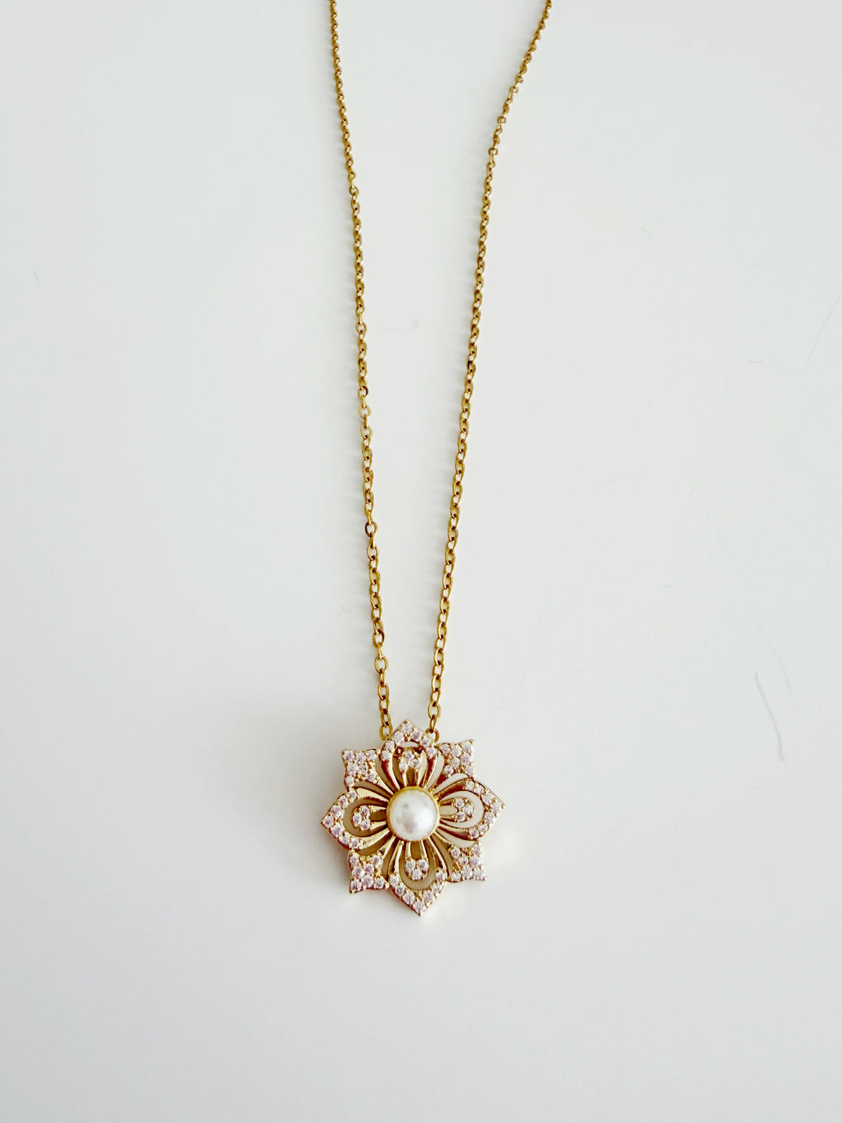 Collier Lily Antoinette ✨