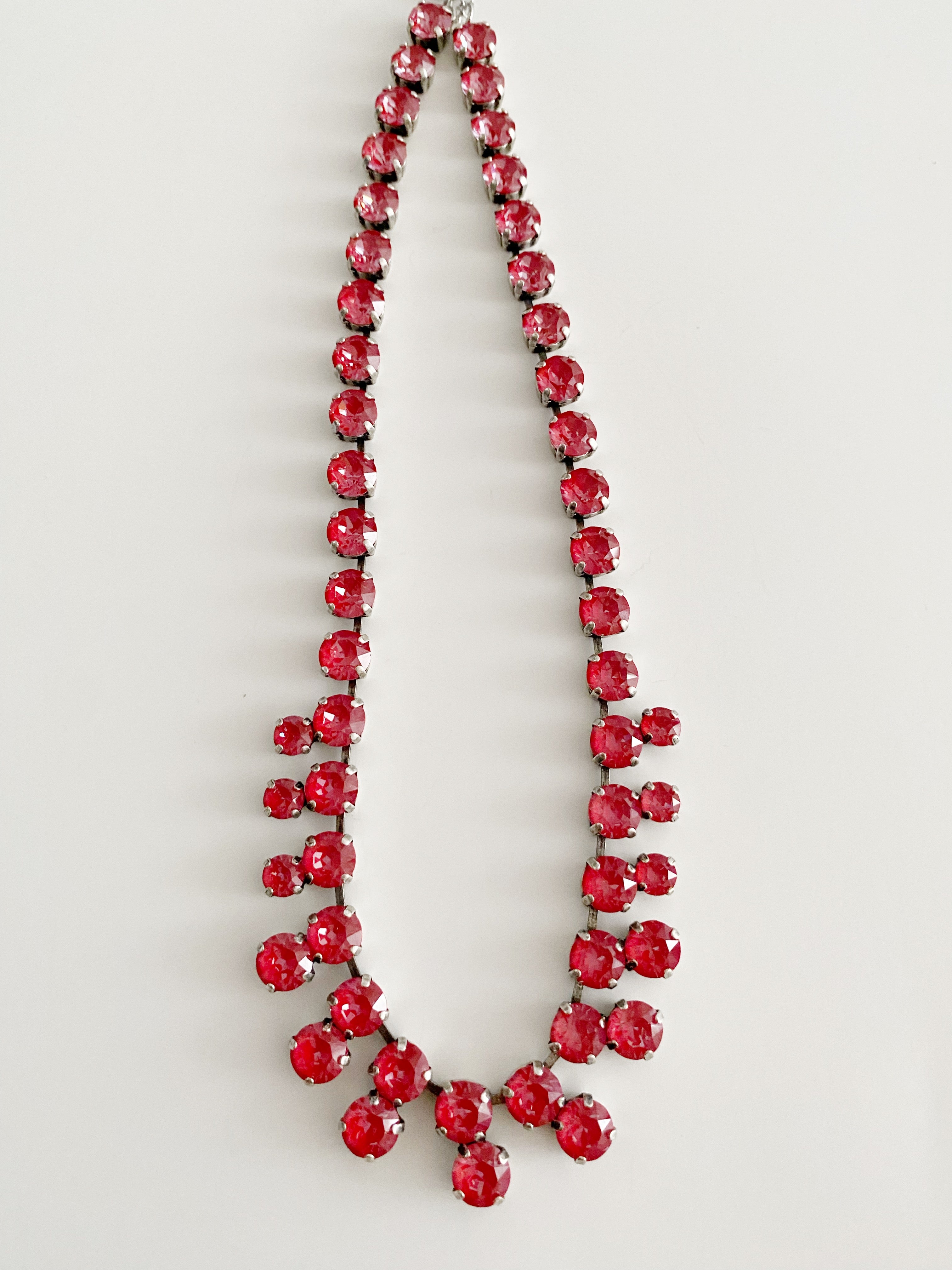 Collier Bal rouge  Romance à MIlan
