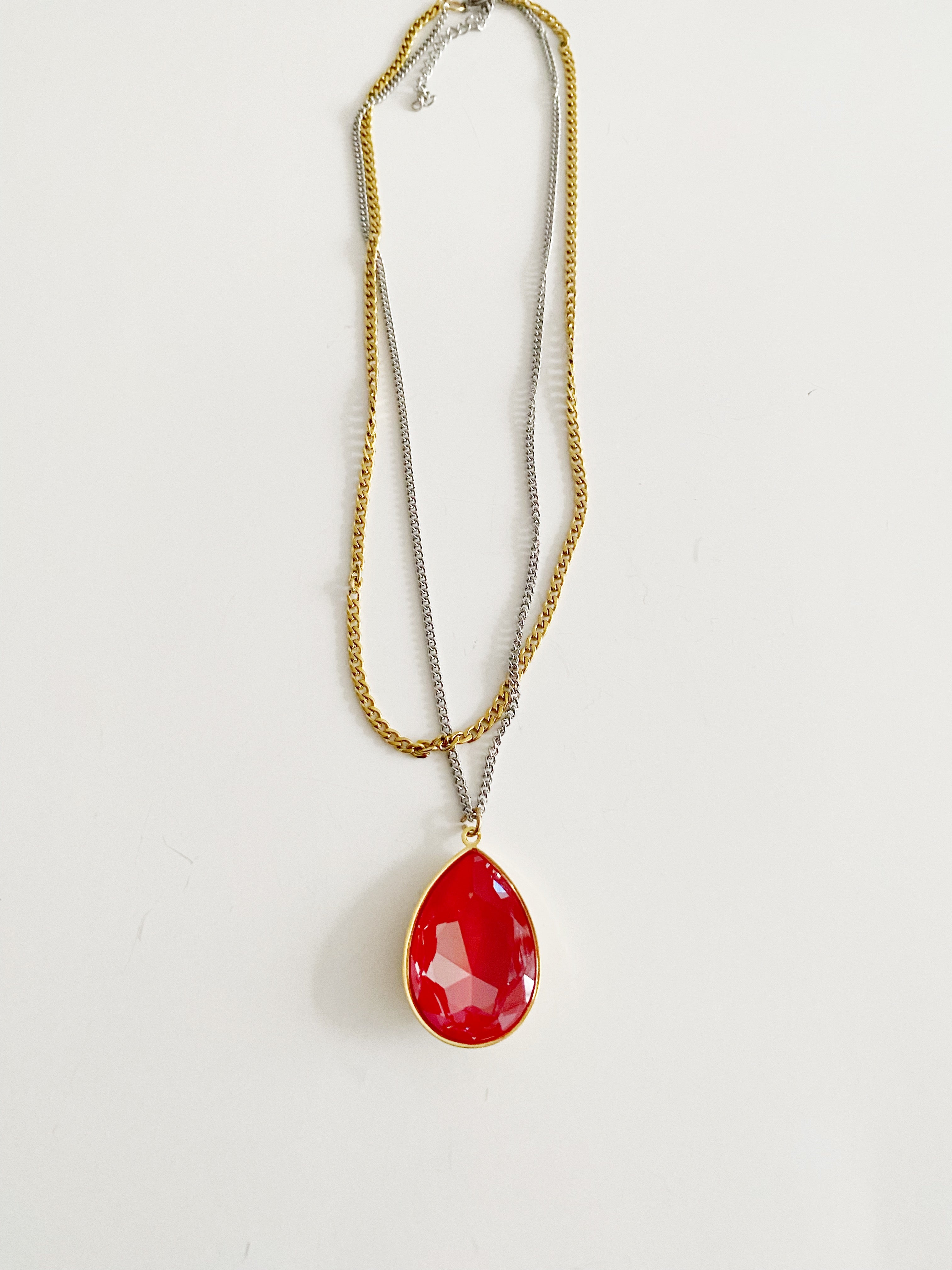 Collier pendentif Rouge romance à Milan