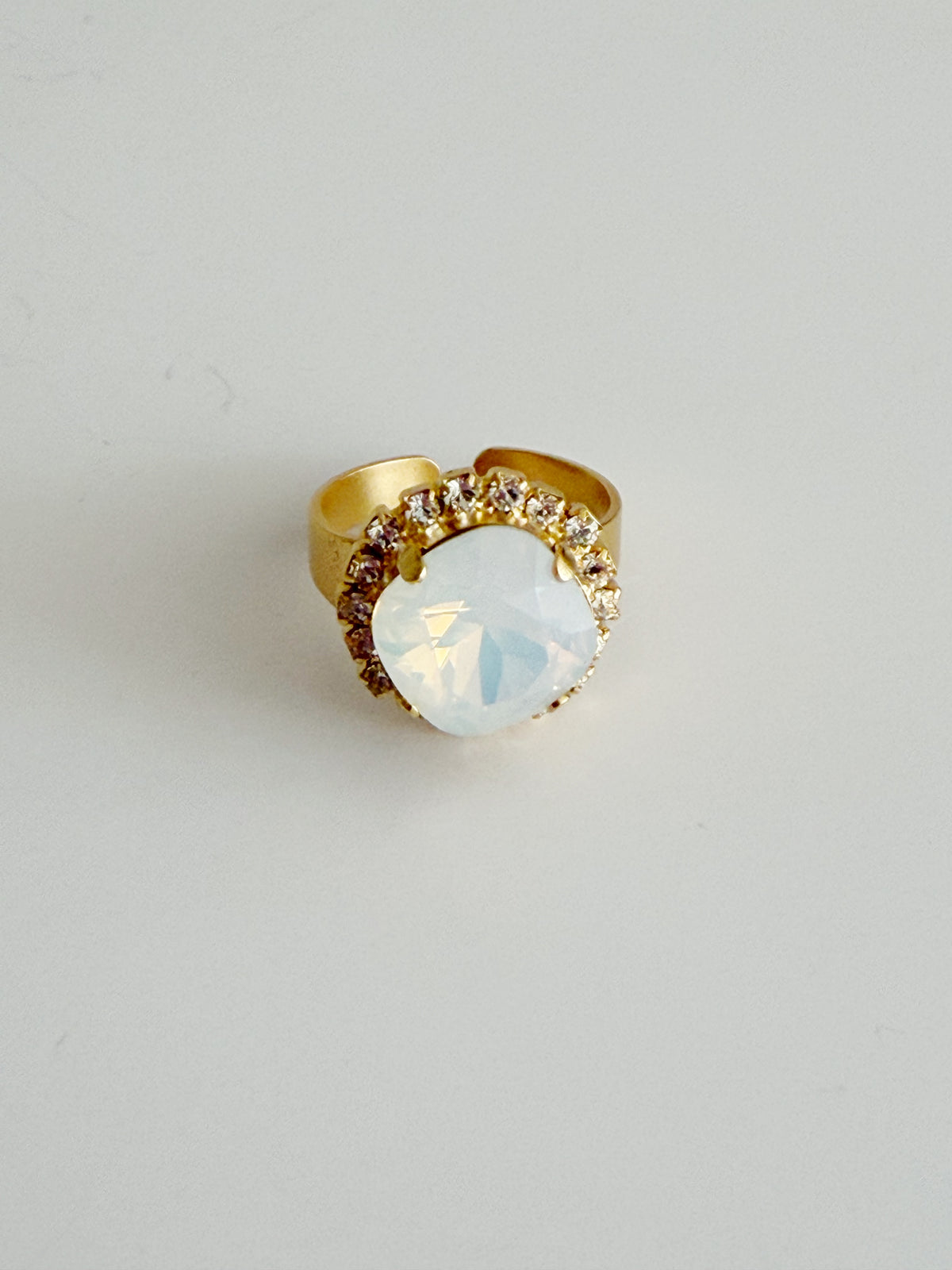 Bague Célestine \ opal blanc