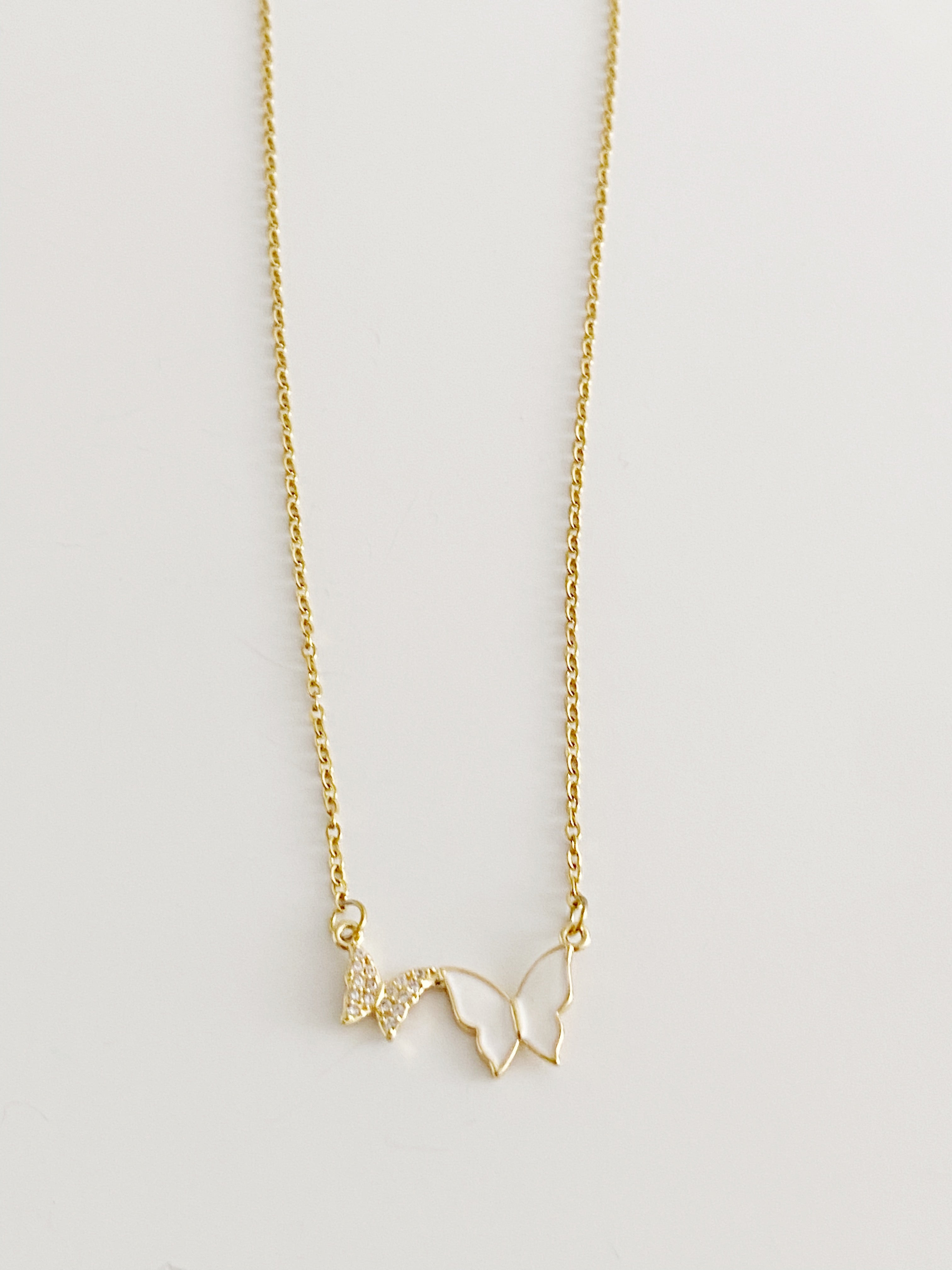Collier Papillion blanc
