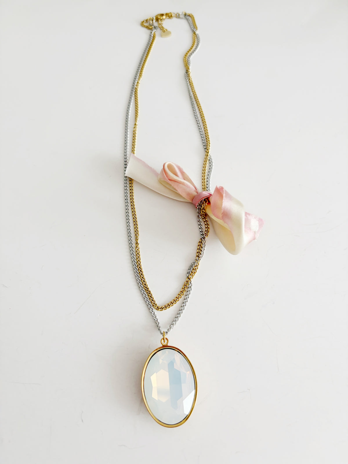 Collier pendentif Opal blanc