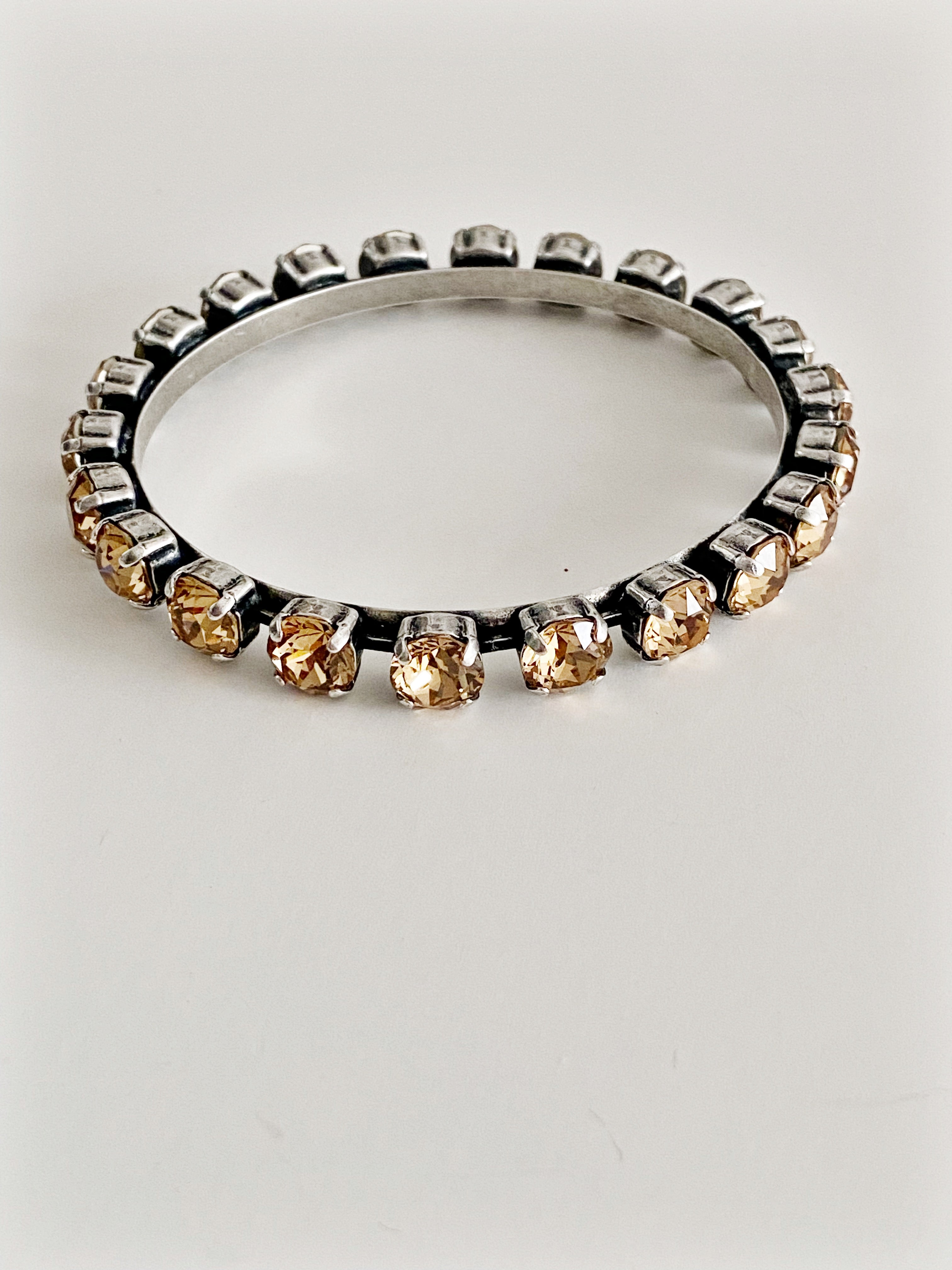Bracelet style cuff Gold glam