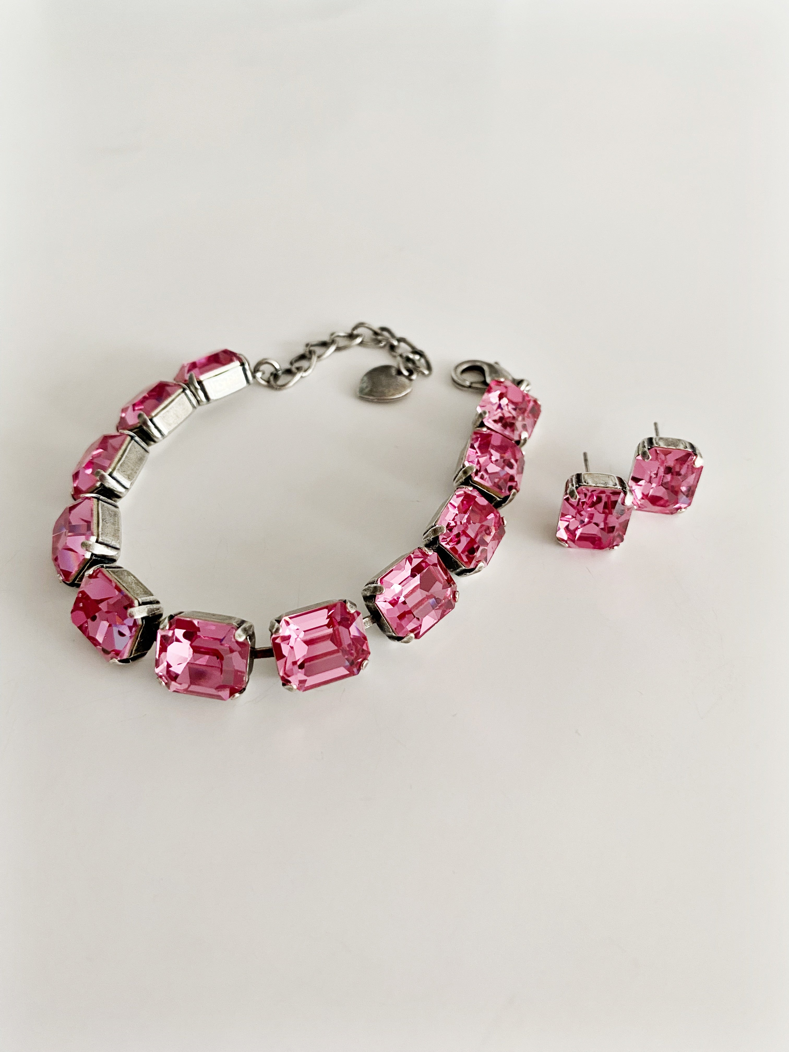 Bracelet Bellia rose   + boucles d'oreilles  assorties 🩷