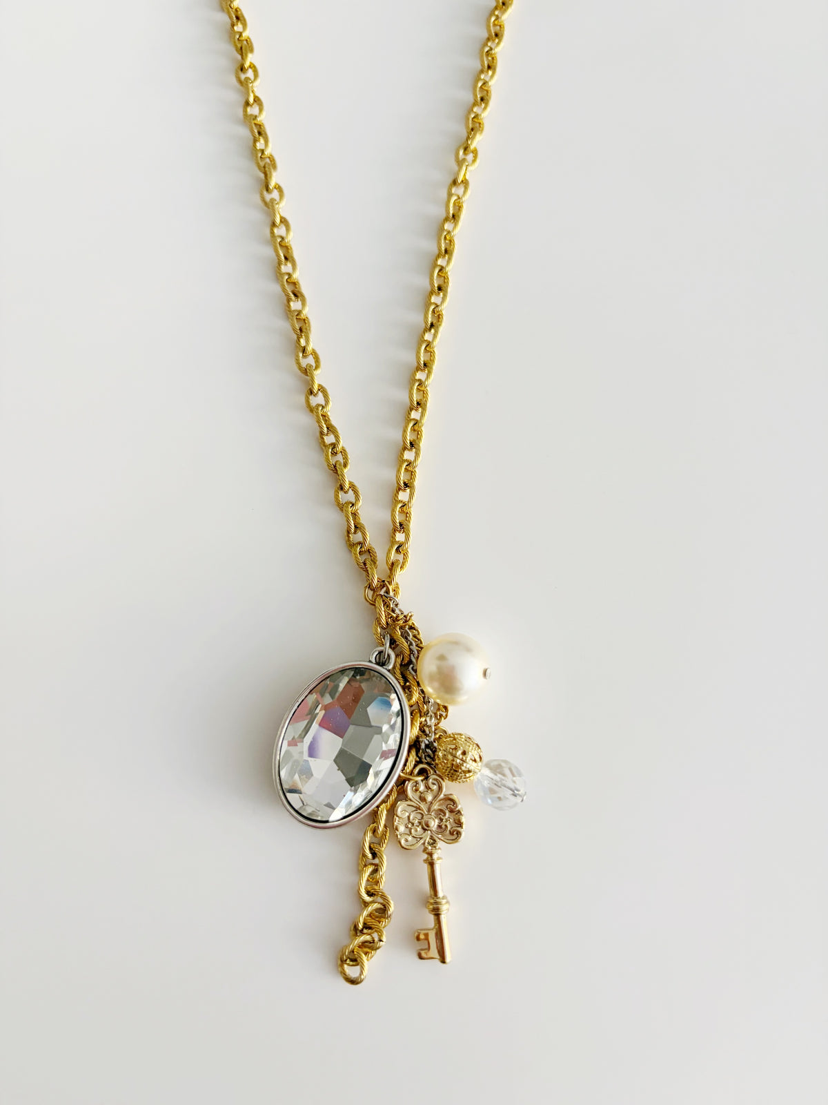 Collier Breloques Belle de cour