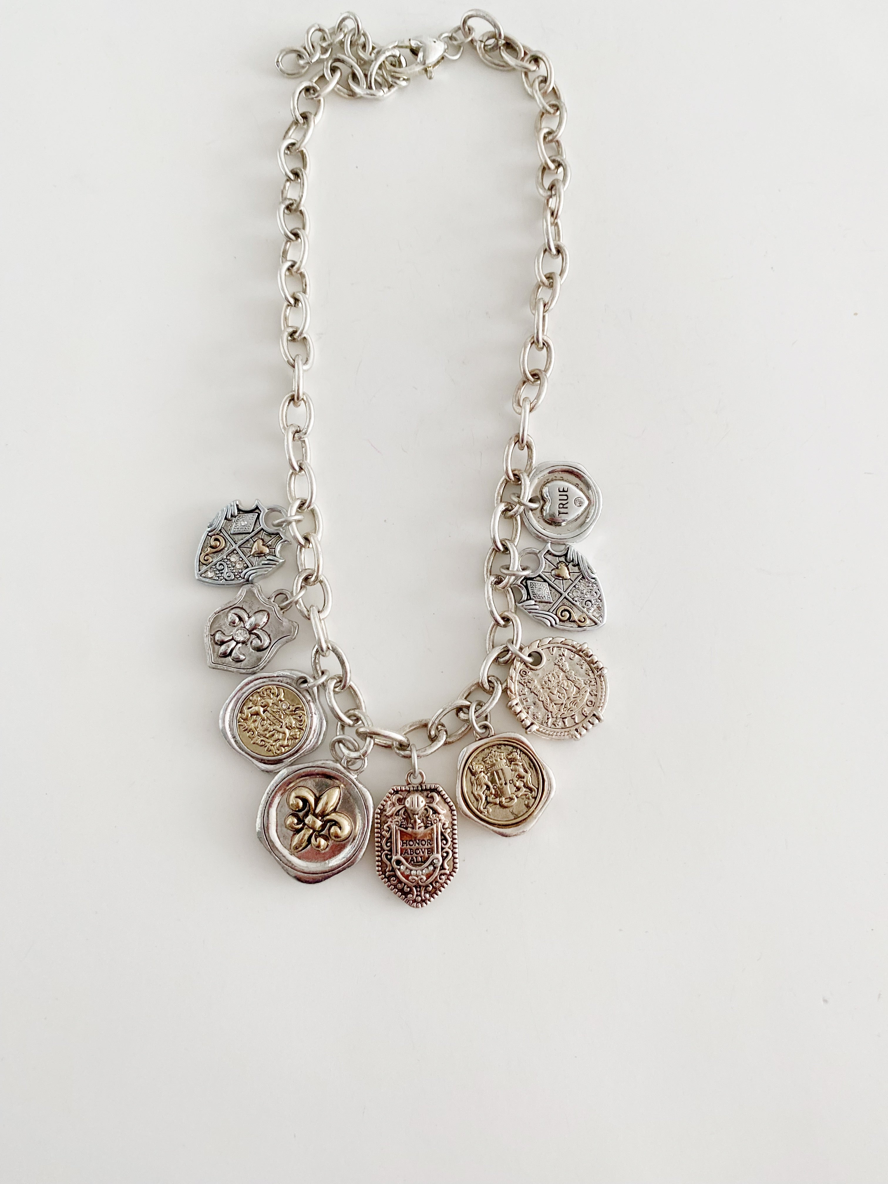 Collier vintage H-55