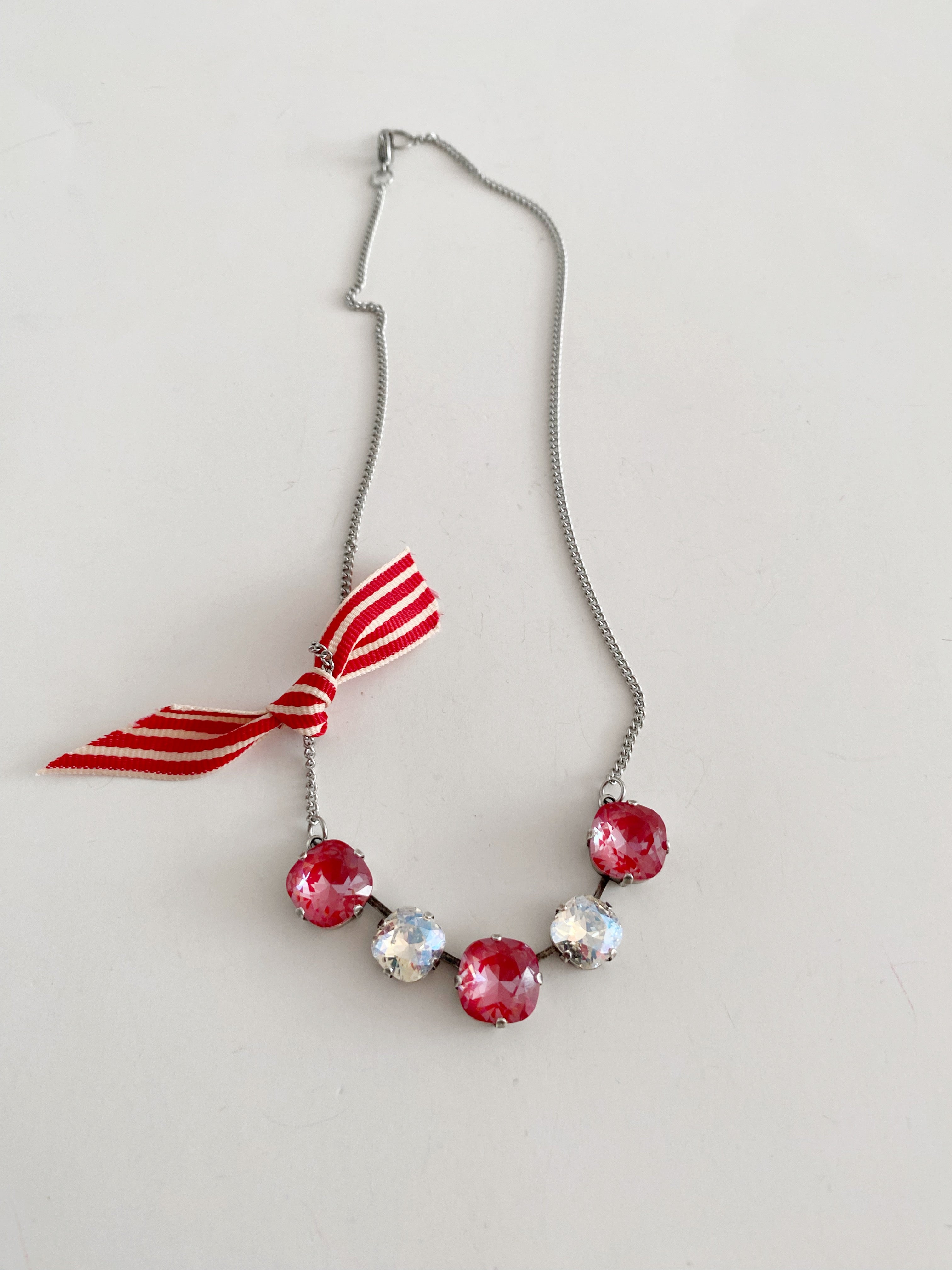 Collier Adelaide \ rouge romance
