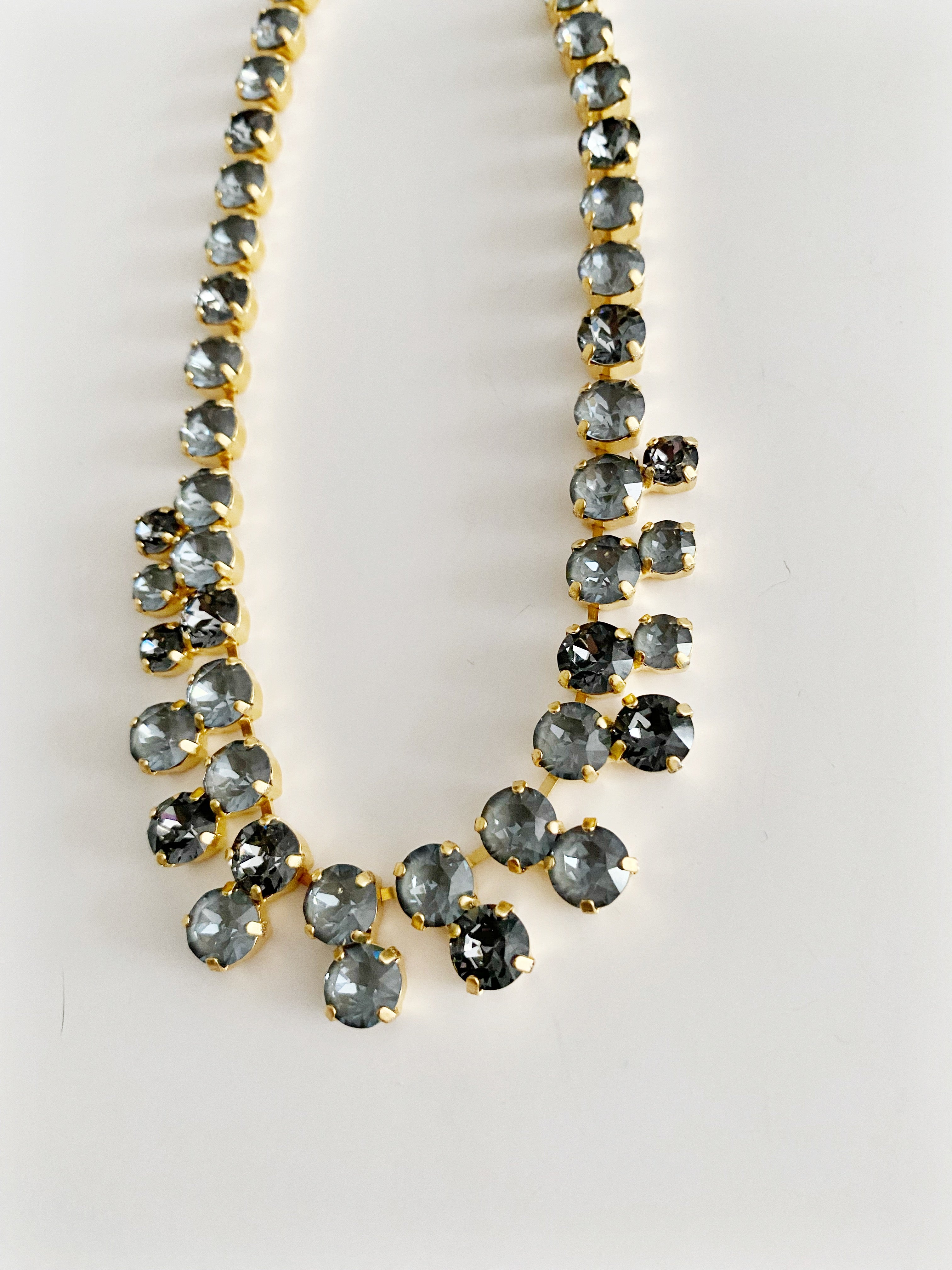 Collier Bal Nuances de gris