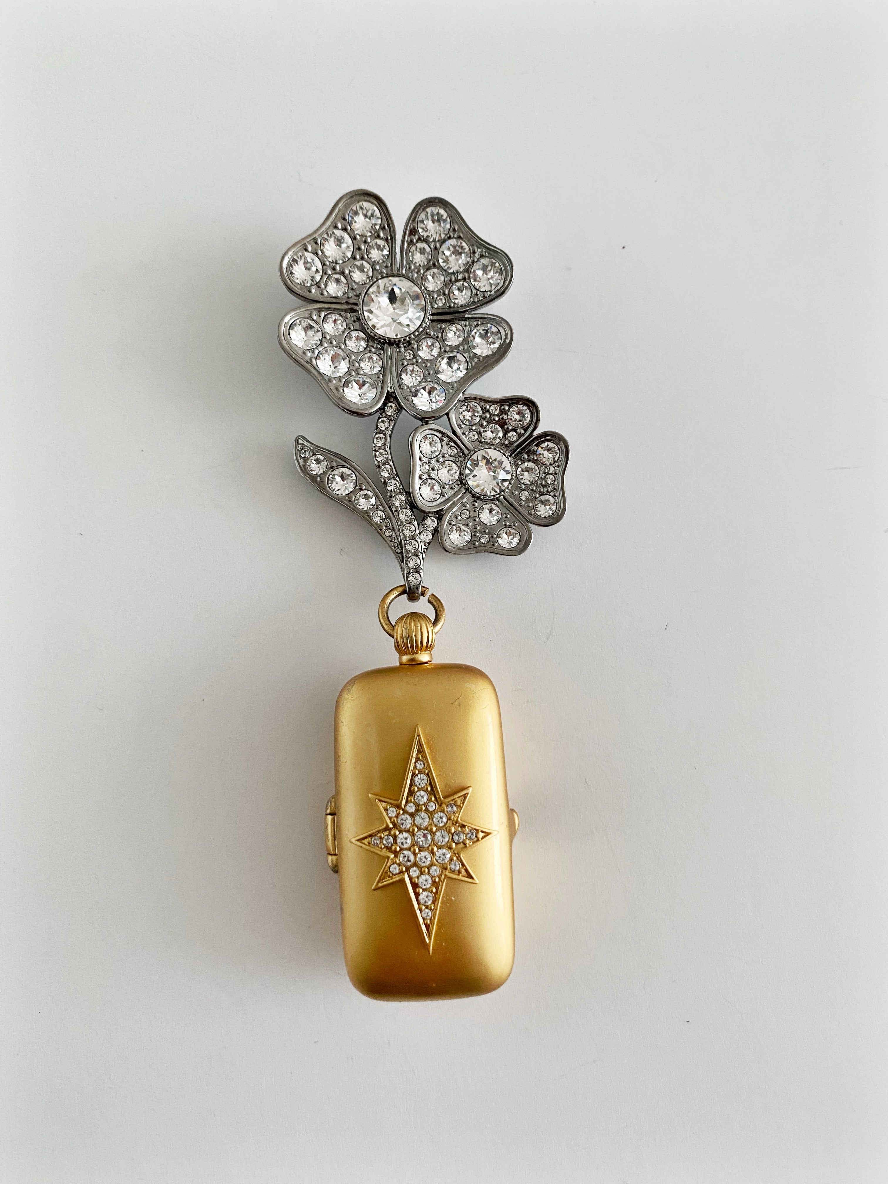 Broche Romance sauvage / Pièce de collection ✨