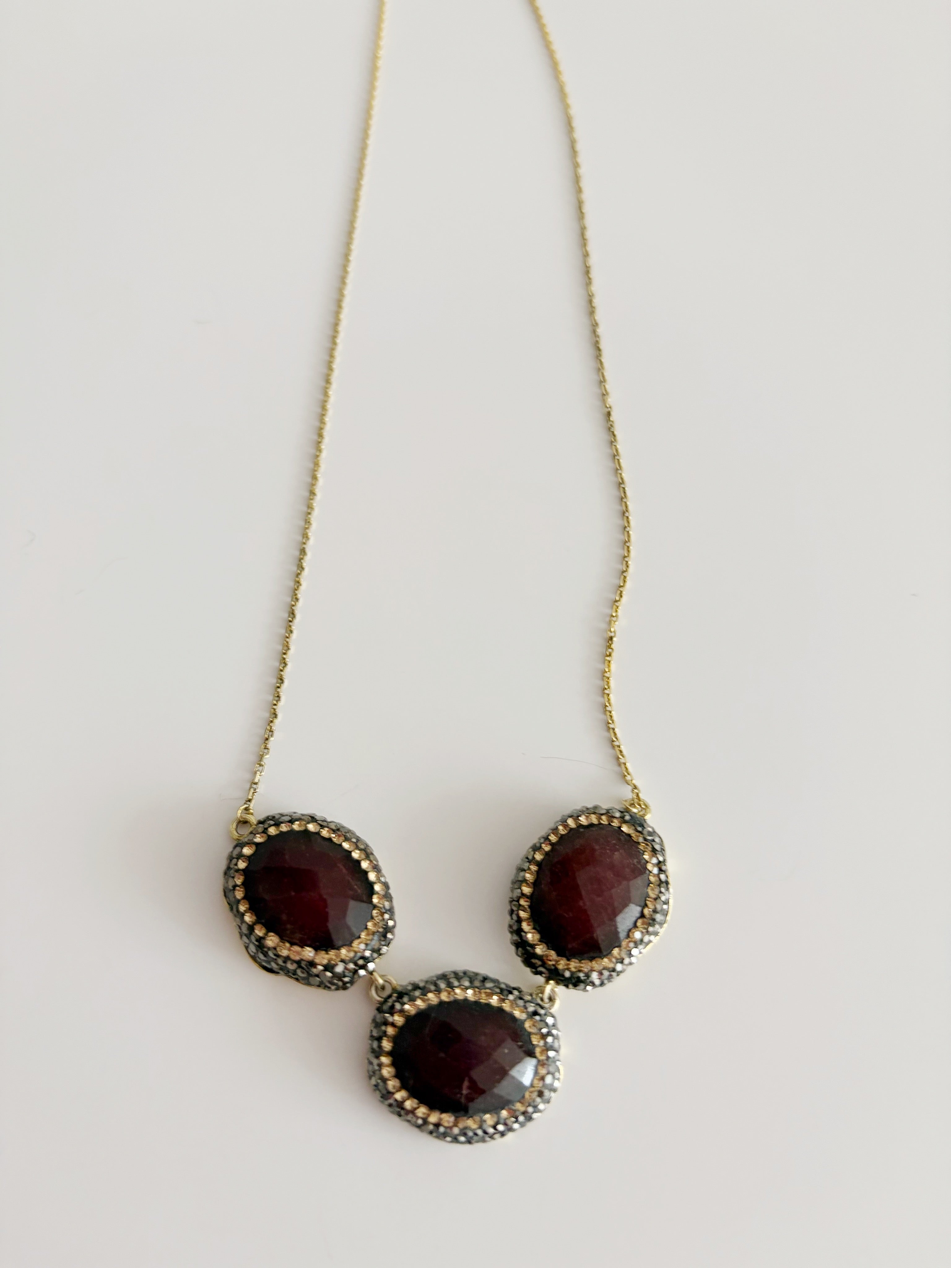 Collier Emily
