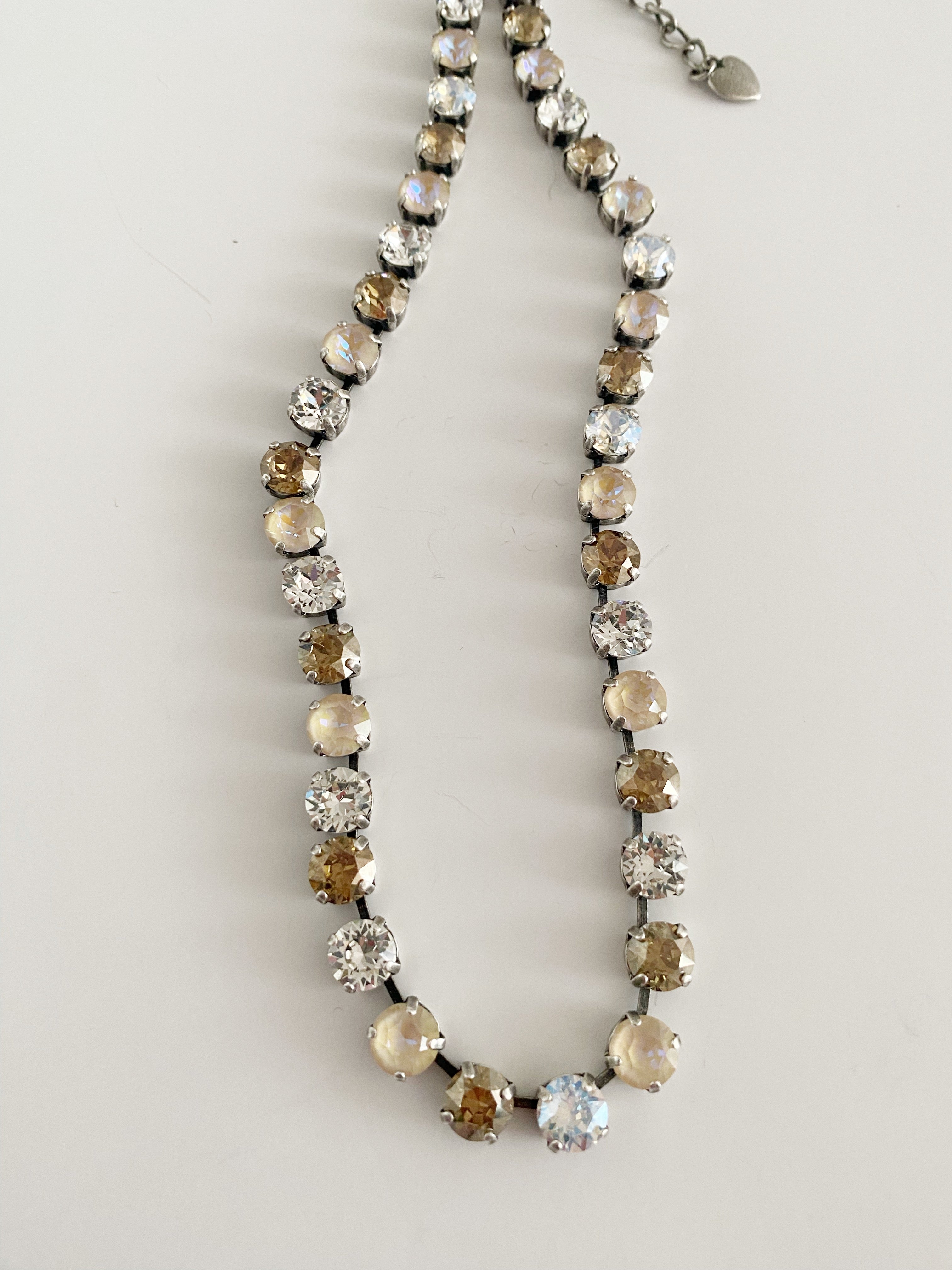Collier Safira\ Bessett